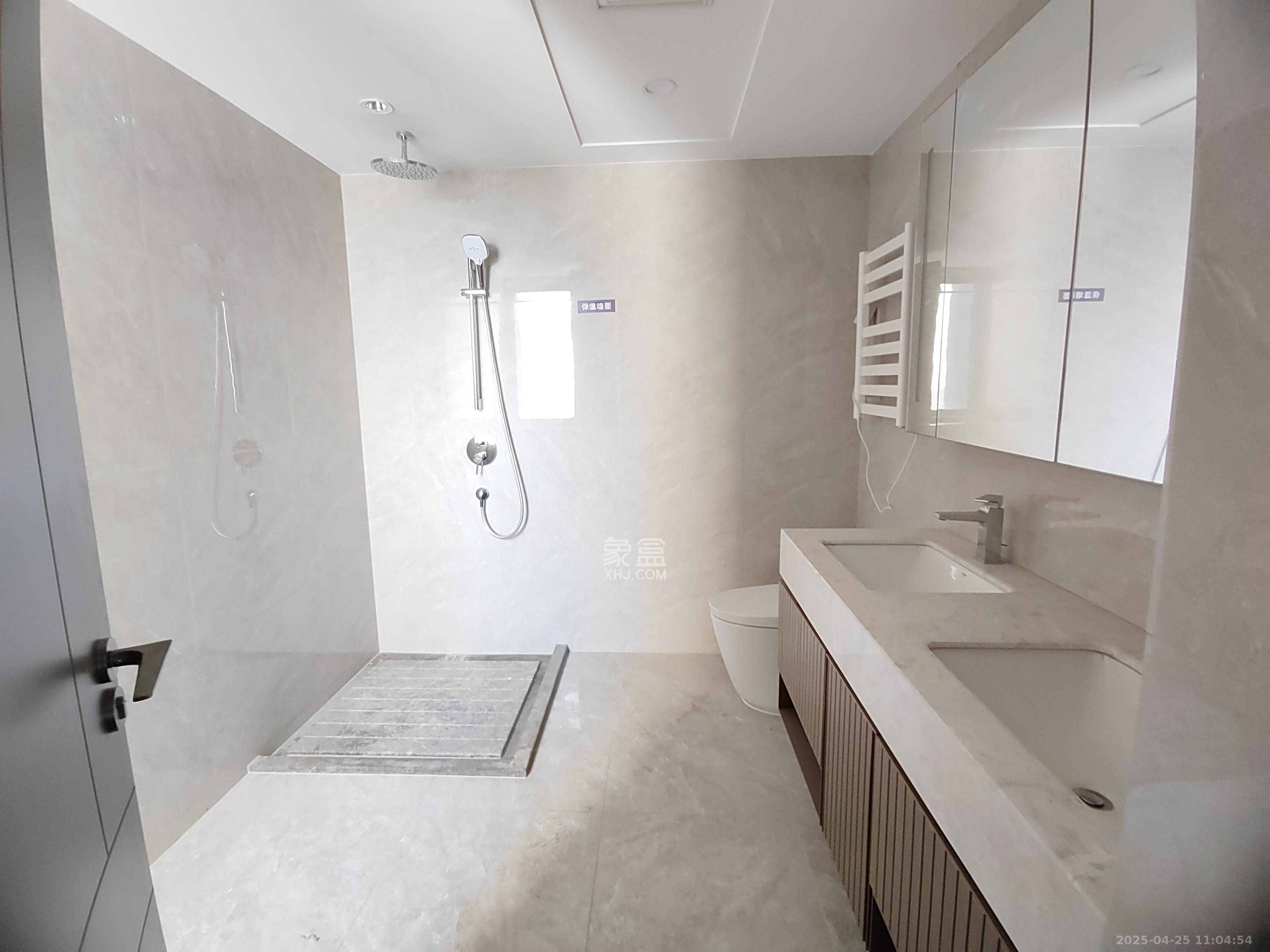 滨江府1913 4室2厅3卫 12000.0元/月 滨江府1913 4室2厅3卫 12000.0元/月室内图