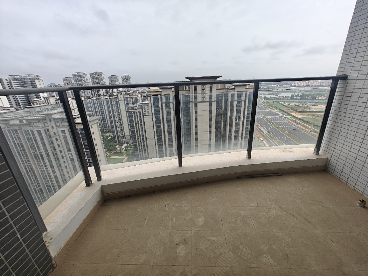 星华海岸城一期  2室2厅1卫    105.0万 星华海岸城一期  2室2厅1卫    105.0万室内图