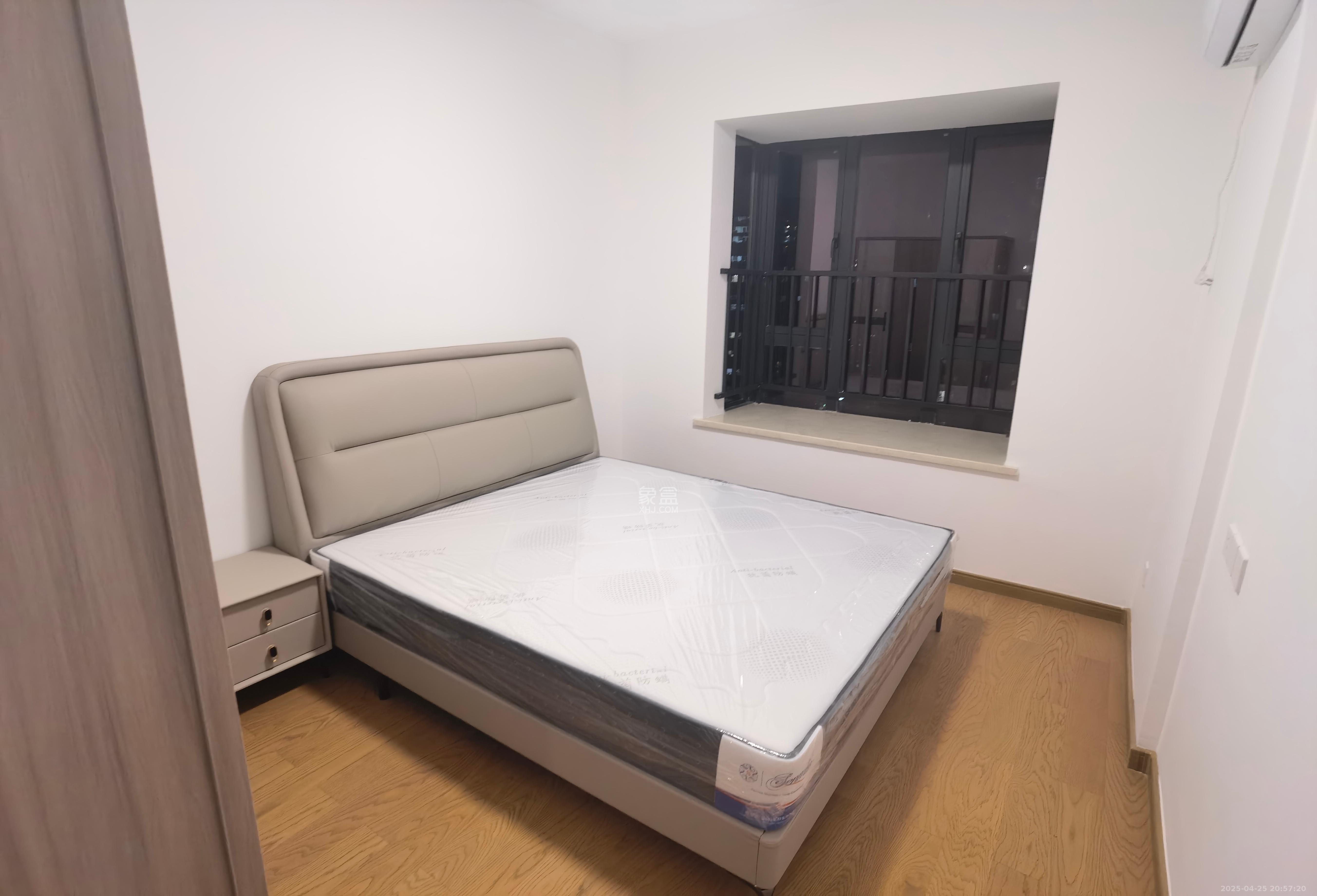 万润滨江天著  3室2厅2卫   2800.00元/月室内图