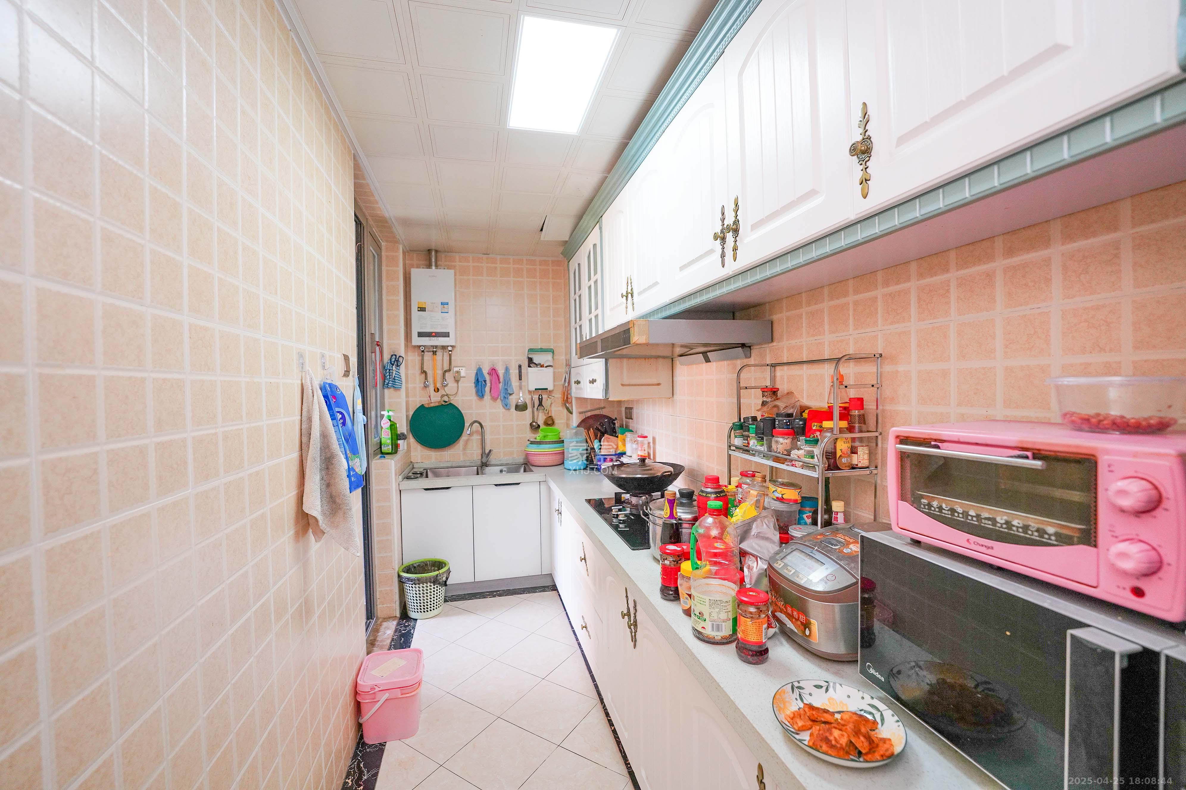 怡海星城 3室2厅2卫 75.0万 怡海星城 3室2厅2卫 75.0万厨房