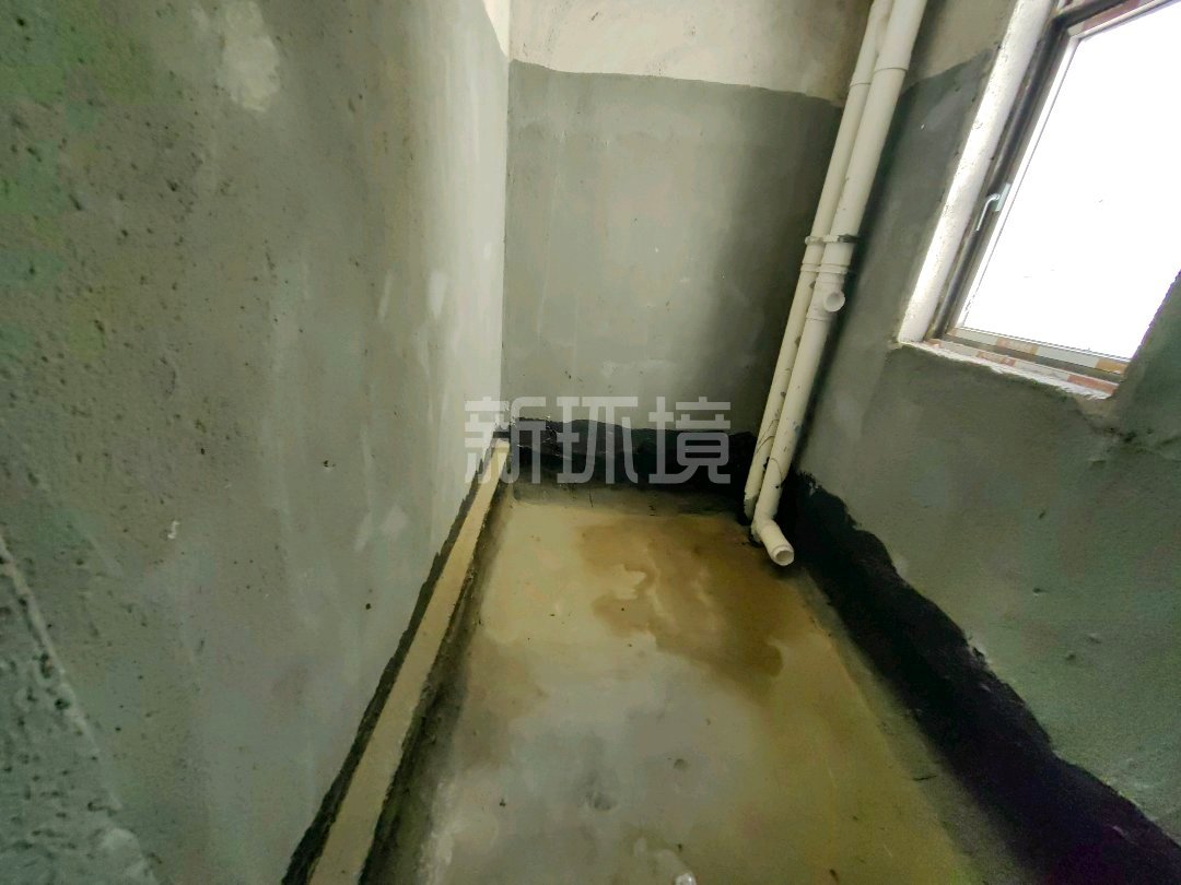 山水印象澜庭  3室2厅2卫   88.00万客厅
