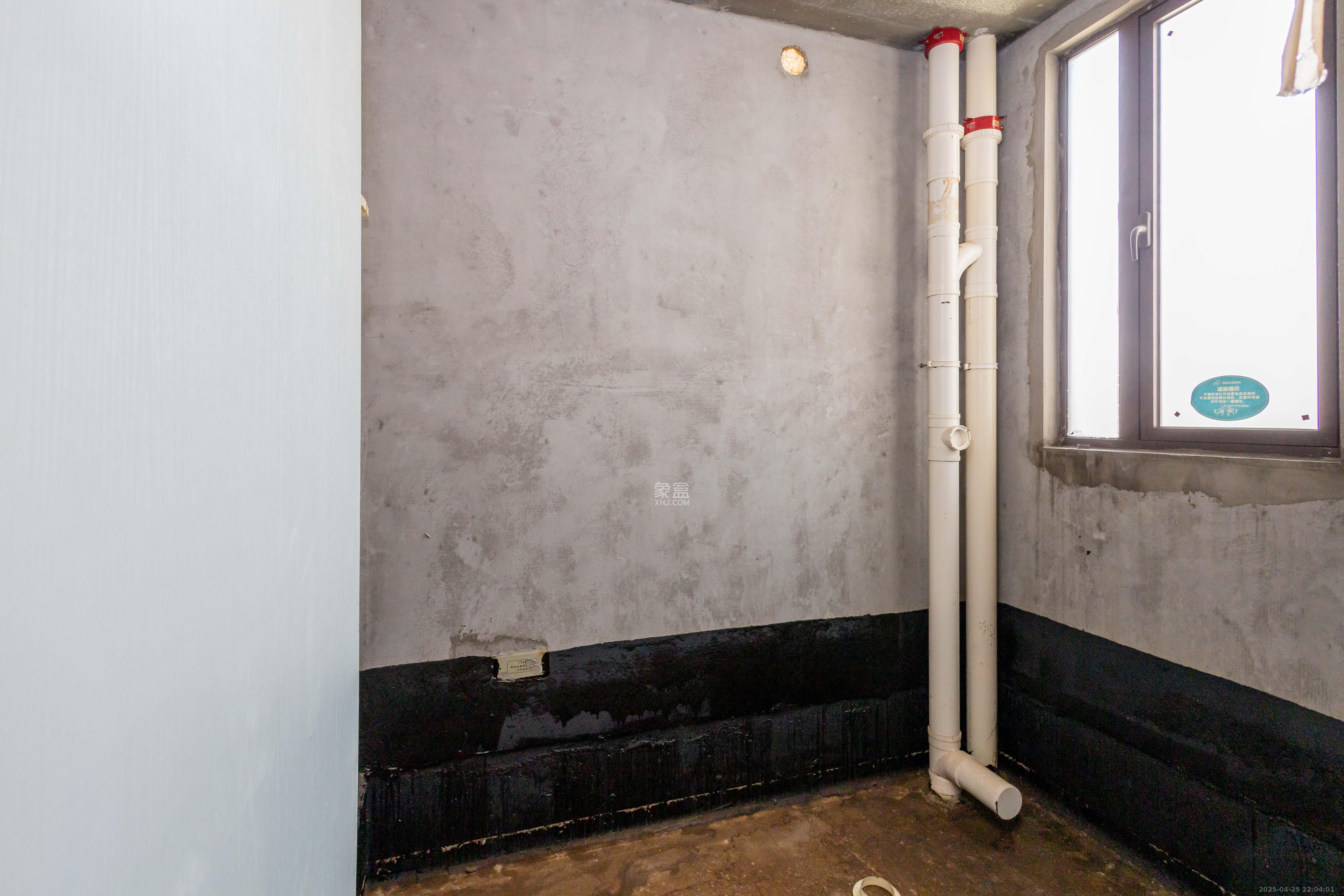 湘域芯城一期 4室2厅2卫 140.0万 湘域芯城一期 4室2厅2卫 140.0万卫生间