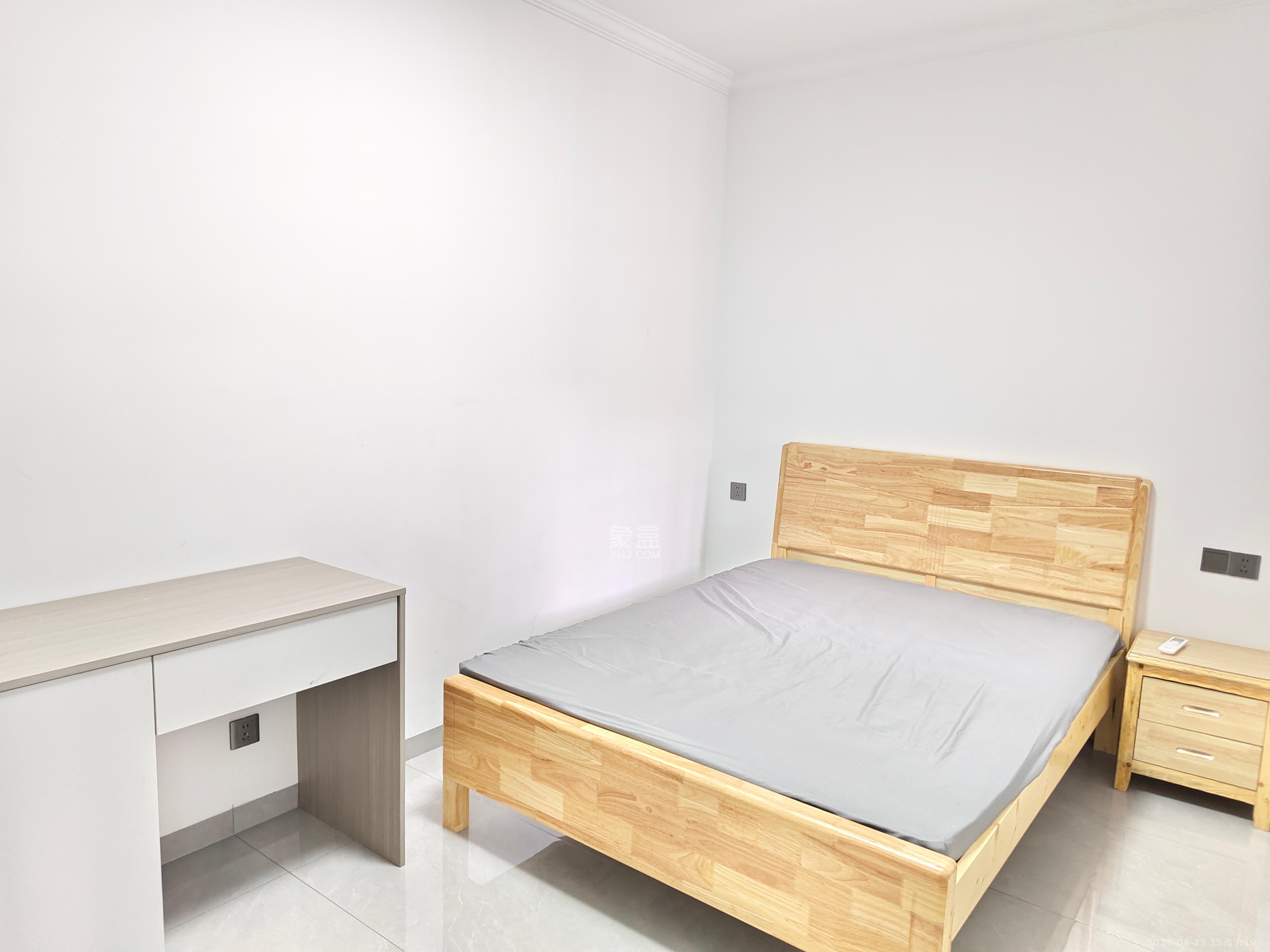 文景家园  2室1厅1卫   2300.00元/月室内图
