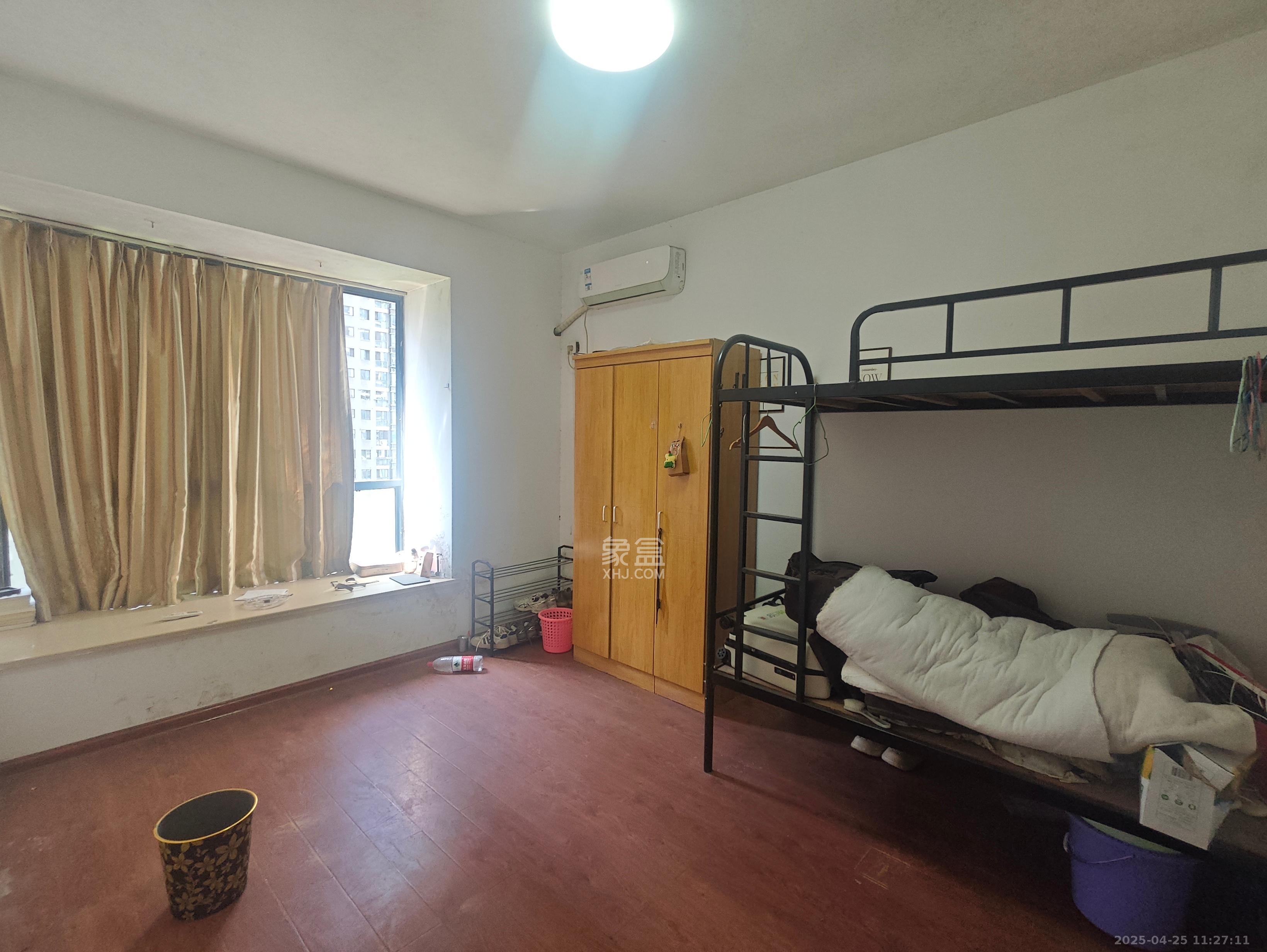 湘江世纪城鸿江苑 3室2厅2卫 2800.0元/月 湘江世纪城鸿江苑 3室2厅2卫 2800.0元/月室内图