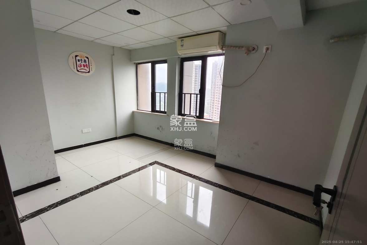 钰龙天下二期(钰龙佳园) 1室0厅0卫 3500.0元/月 钰龙天下二期(钰龙佳园) 1室0厅0卫 3500.0元/月室内图