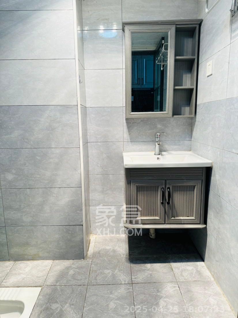 龙湖春江悦茗  1室1厅1卫   1400.00元/月室内图