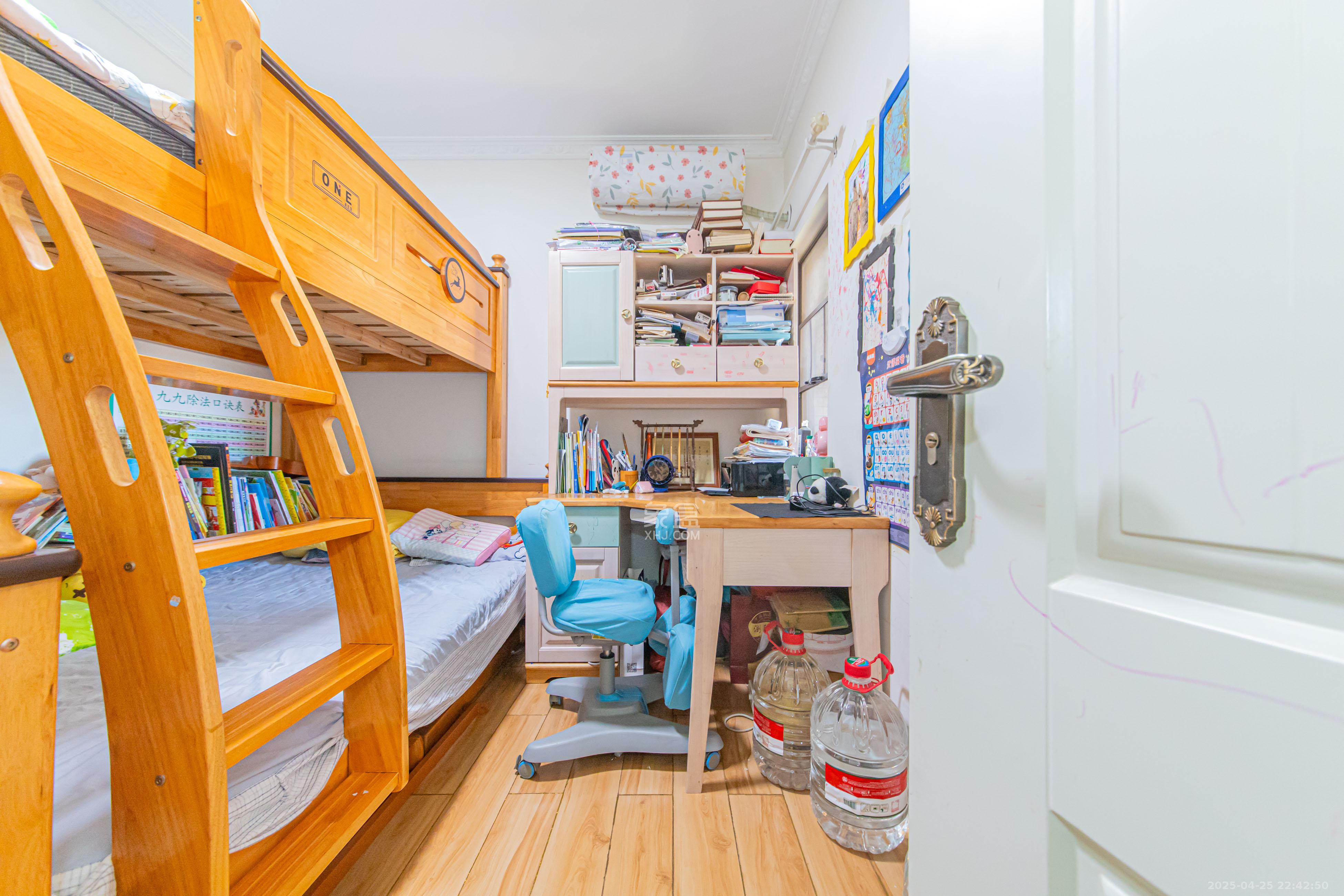 北辰中央公园C区 3室2厅2卫 116.0万 北辰中央公园C区 3室2厅2卫 116.0万卧室