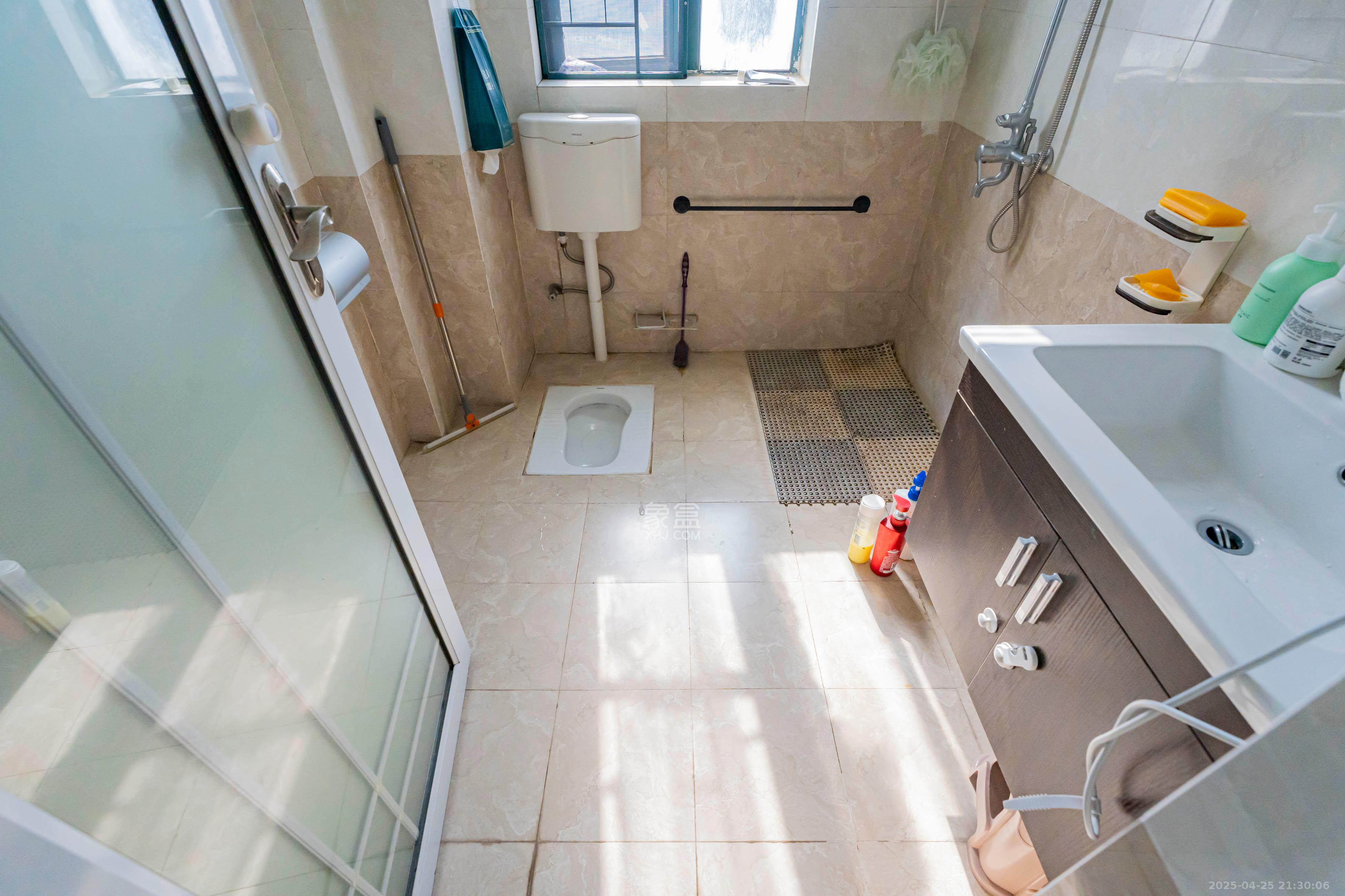 绿洲花园  3室2厅2卫    112.8万 绿洲花园  3室2厅2卫    112.8万卫生间