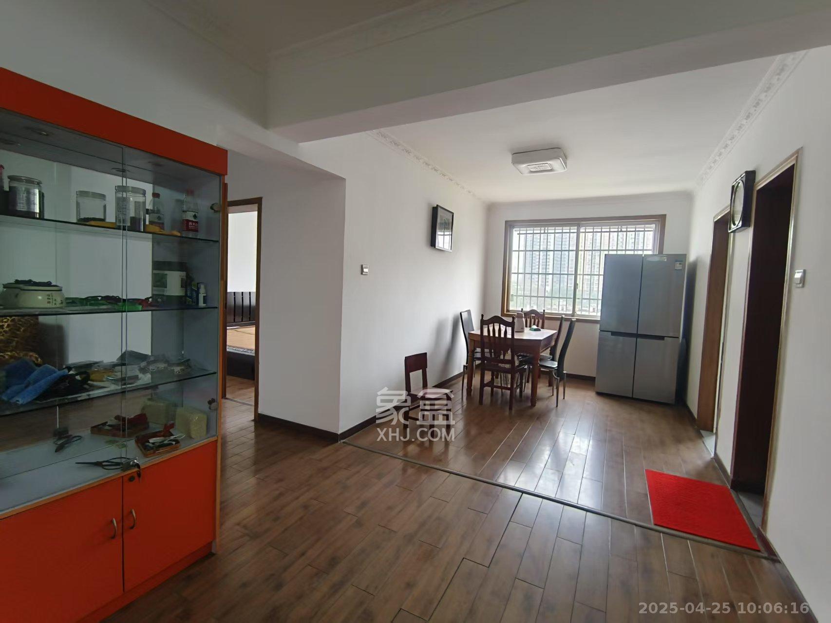 逸景苑 3室2厅1卫 1800.0元/月 逸景苑 3室2厅1卫 1800.0元/月室内图