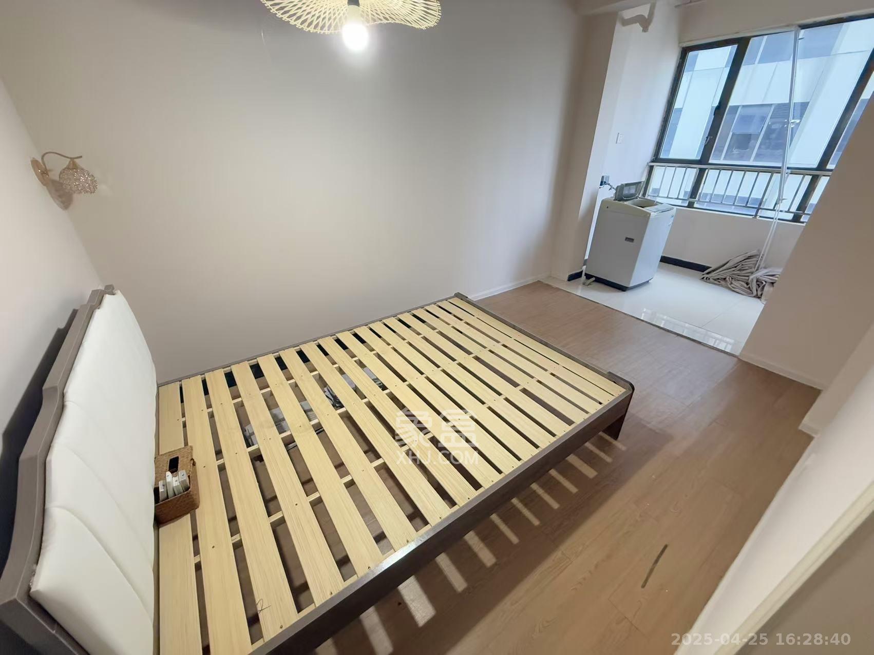 五一大道202(中环壹世界)  3室2厅1卫    3200.0元/月 五一大道202(中环壹世界)  3室2厅1卫    3200.0元/月室内图