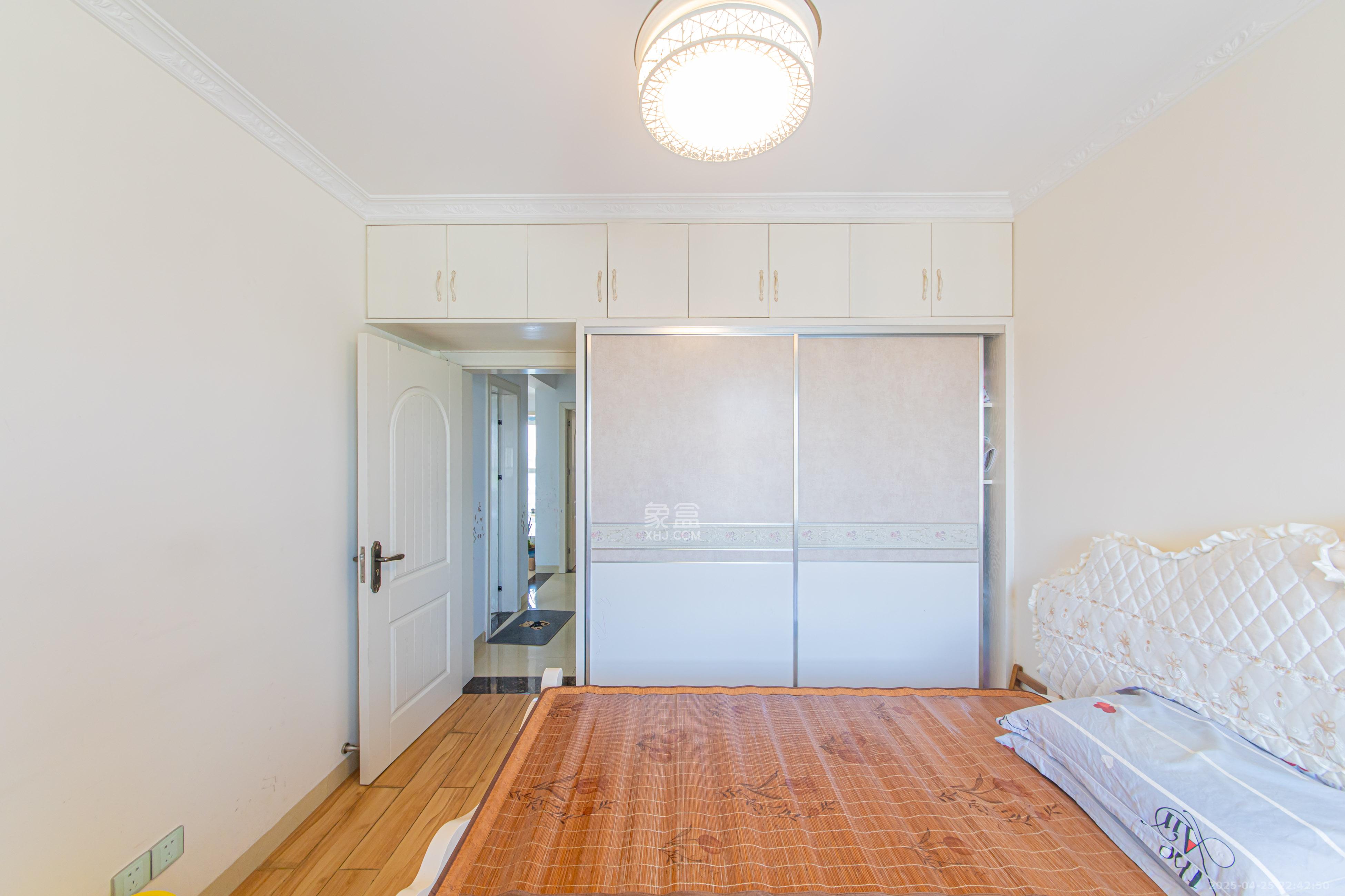 北辰中央公园C区 3室2厅2卫 116.0万 北辰中央公园C区 3室2厅2卫 116.0万卧室