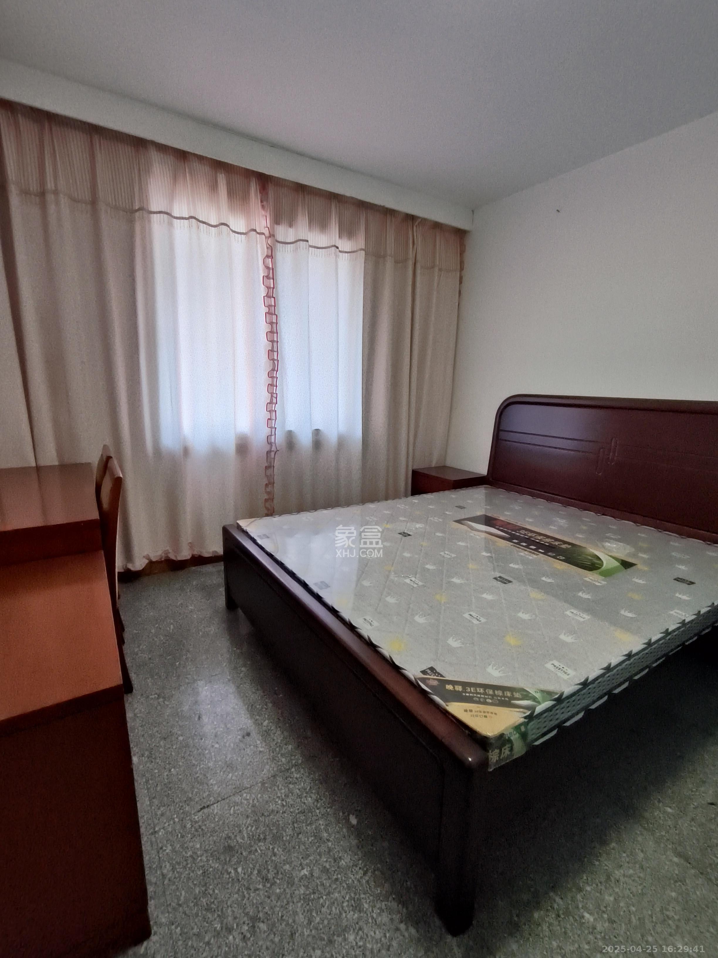 上王家冲小区  3室1厅1卫    1500.0元/月 上王家冲小区  3室1厅1卫    1500.0元/月室内图