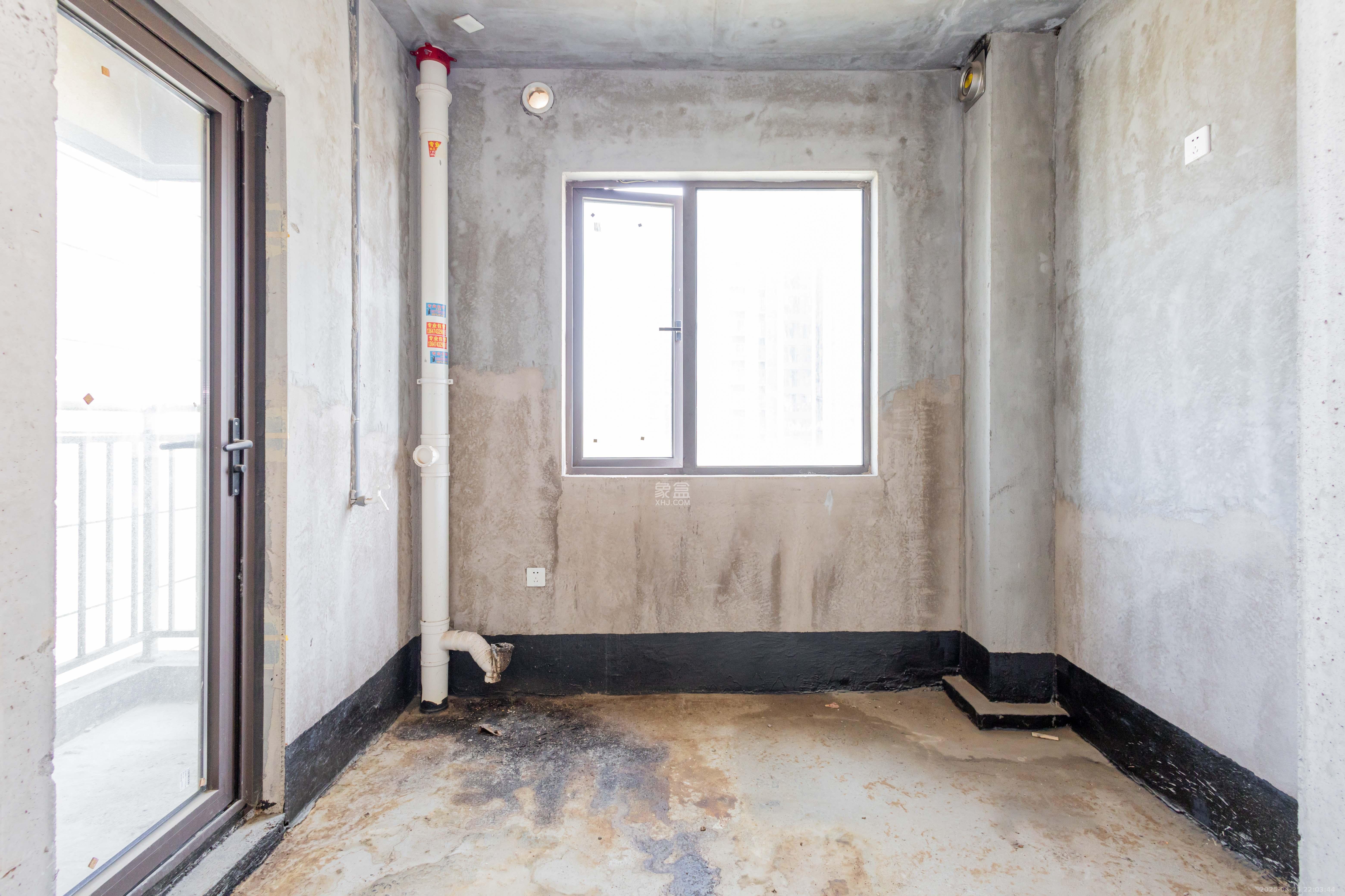 湘域芯城一期 4室2厅2卫 106.8万 湘域芯城一期 4室2厅2卫 106.8万厨房