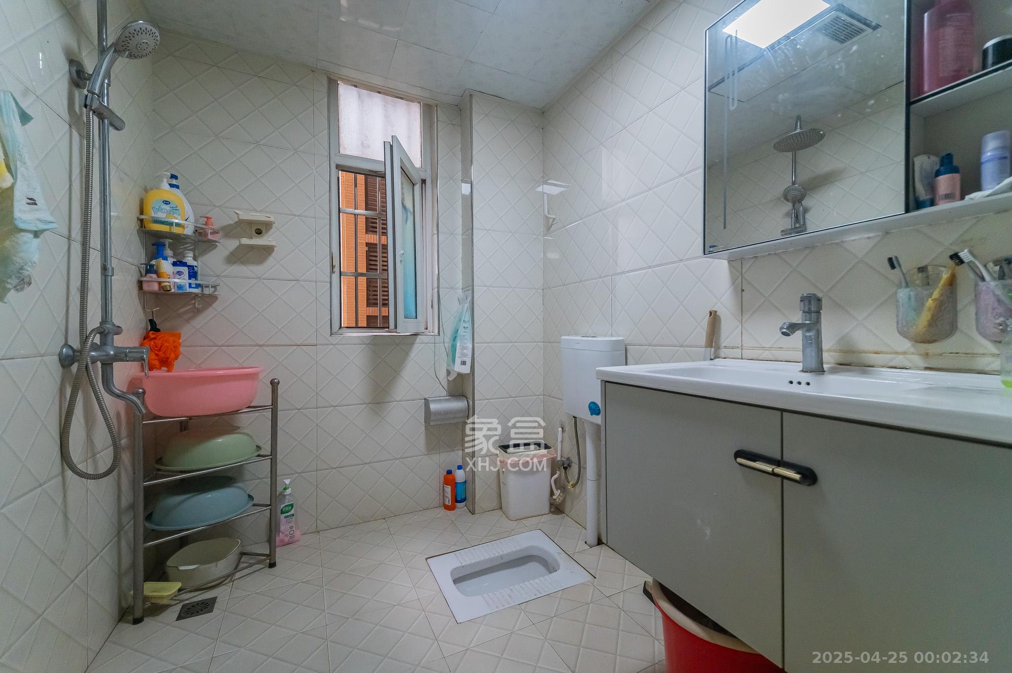 东方航标 3室2厅1卫 70.0万 东方航标 3室2厅1卫 70.0万卫生间