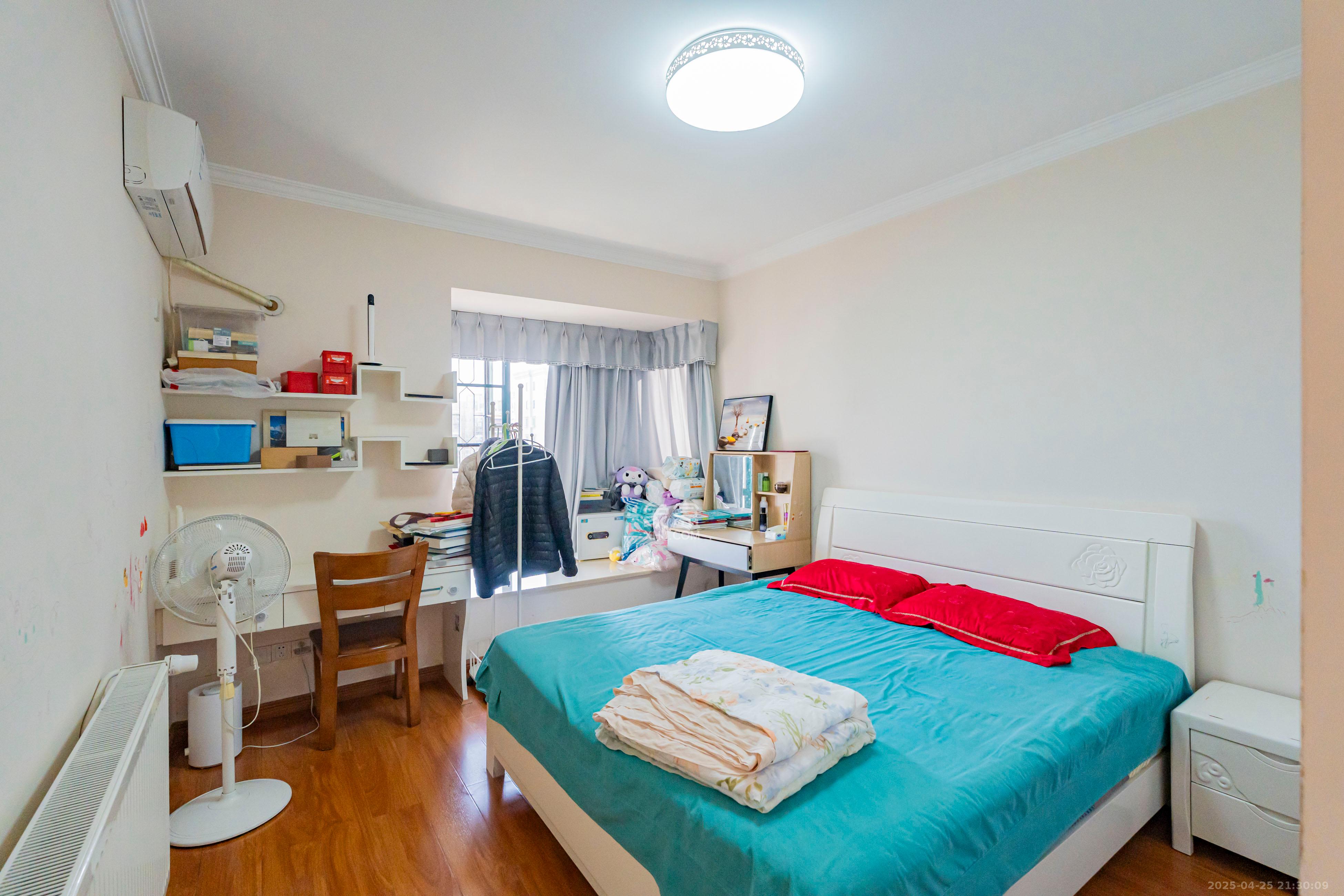 绿洲花园  3室2厅2卫    112.8万 绿洲花园  3室2厅2卫    112.8万卧室