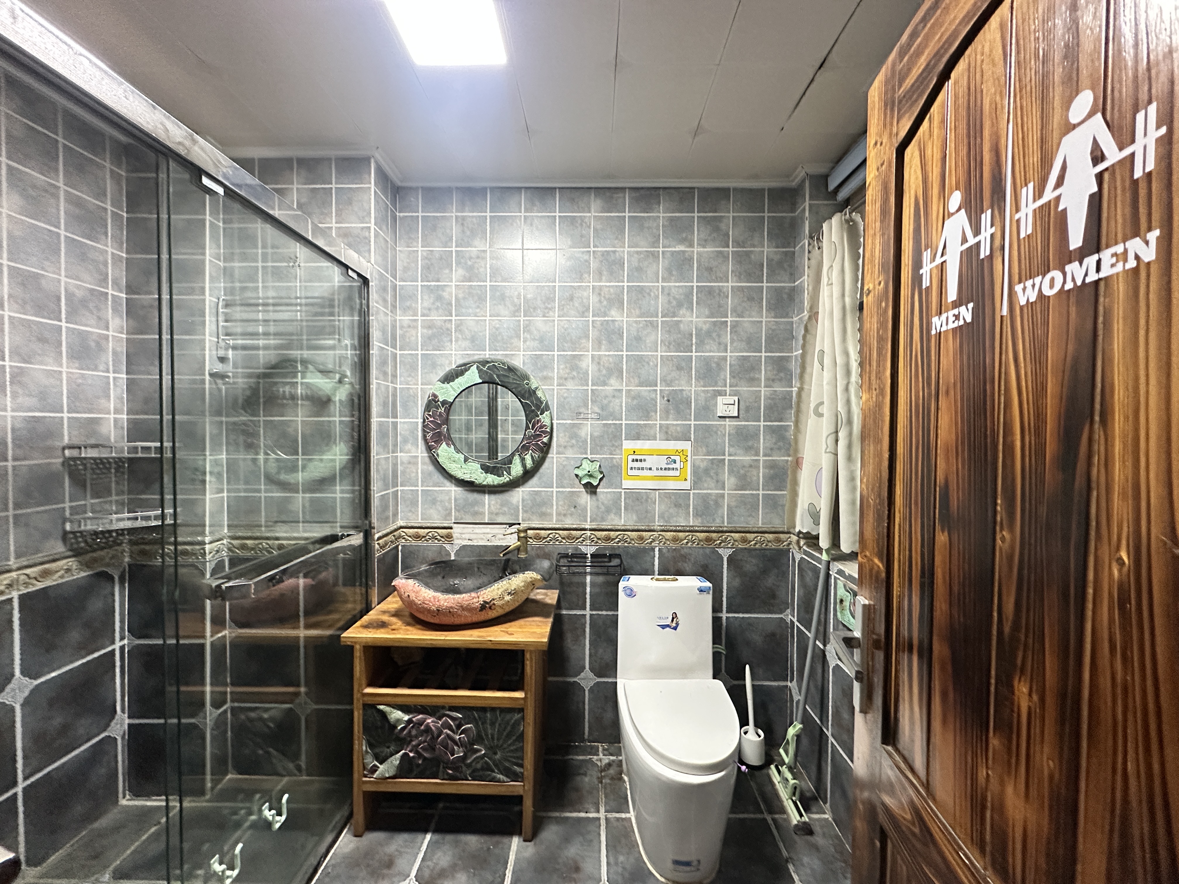 国兴城(C区) 5室2厅3卫 6000.0元/月 国兴城(C区) 5室2厅3卫 6000.0元/月室内图