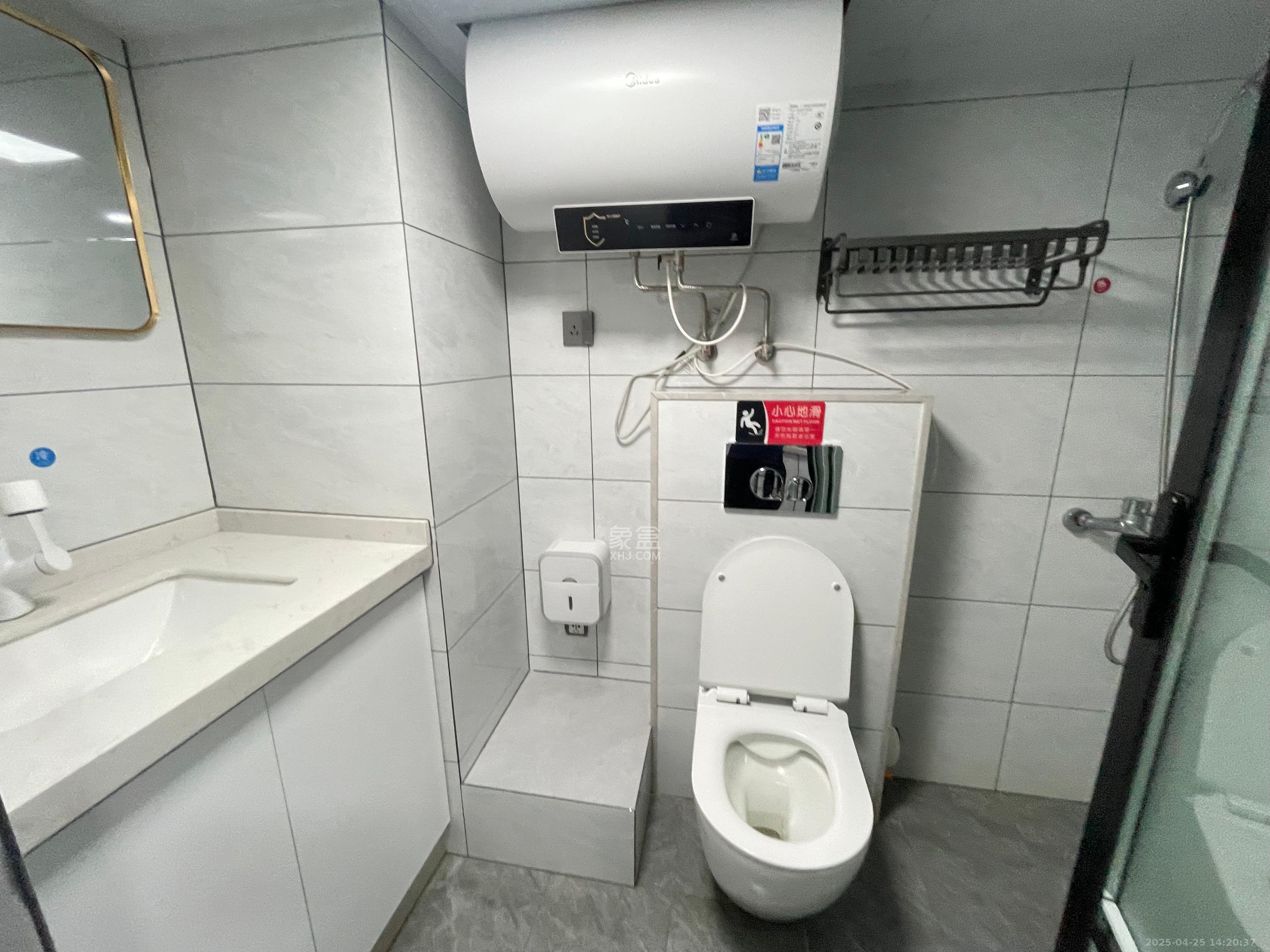 敬天广场 1室0厅0卫 2500.0元/月 敬天广场 1室0厅0卫 2500.0元/月室内图