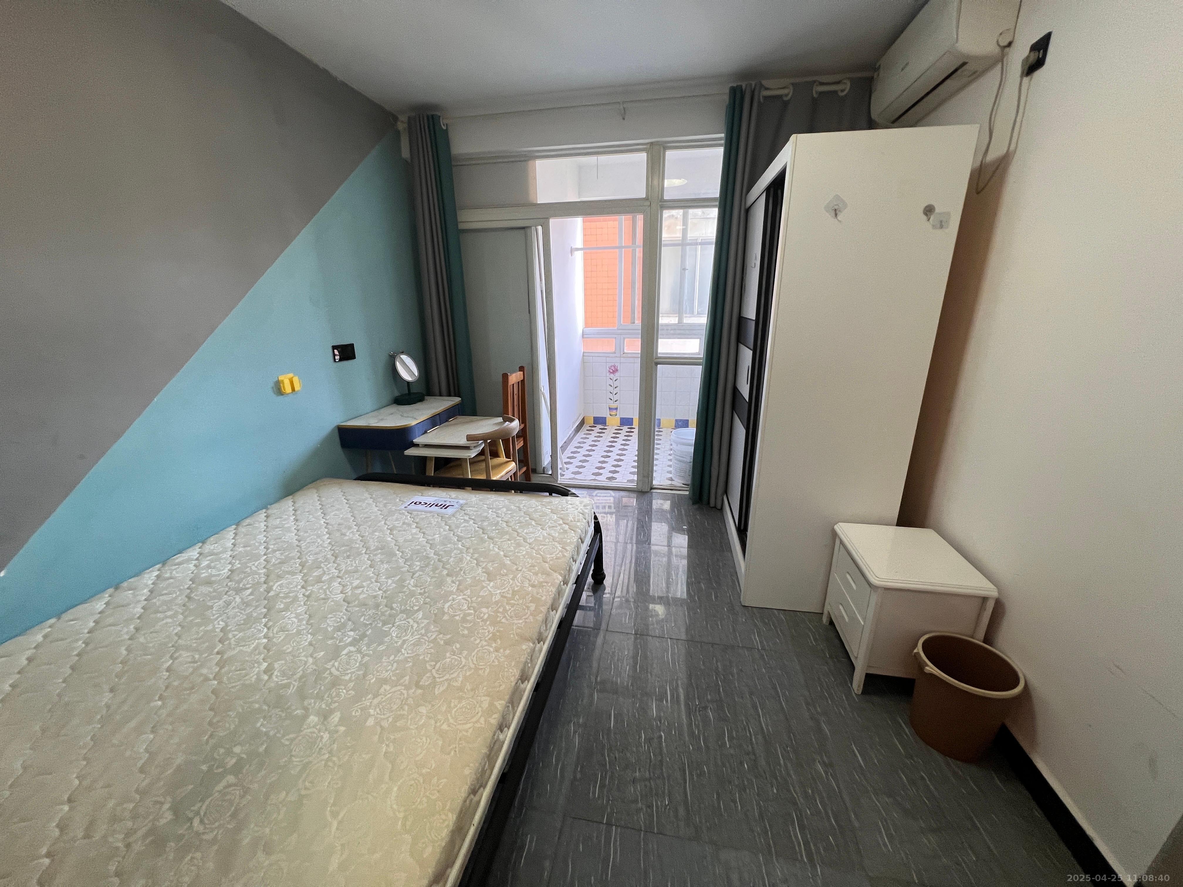 晶华美地  1室1厅1卫   900.00元/月室内图