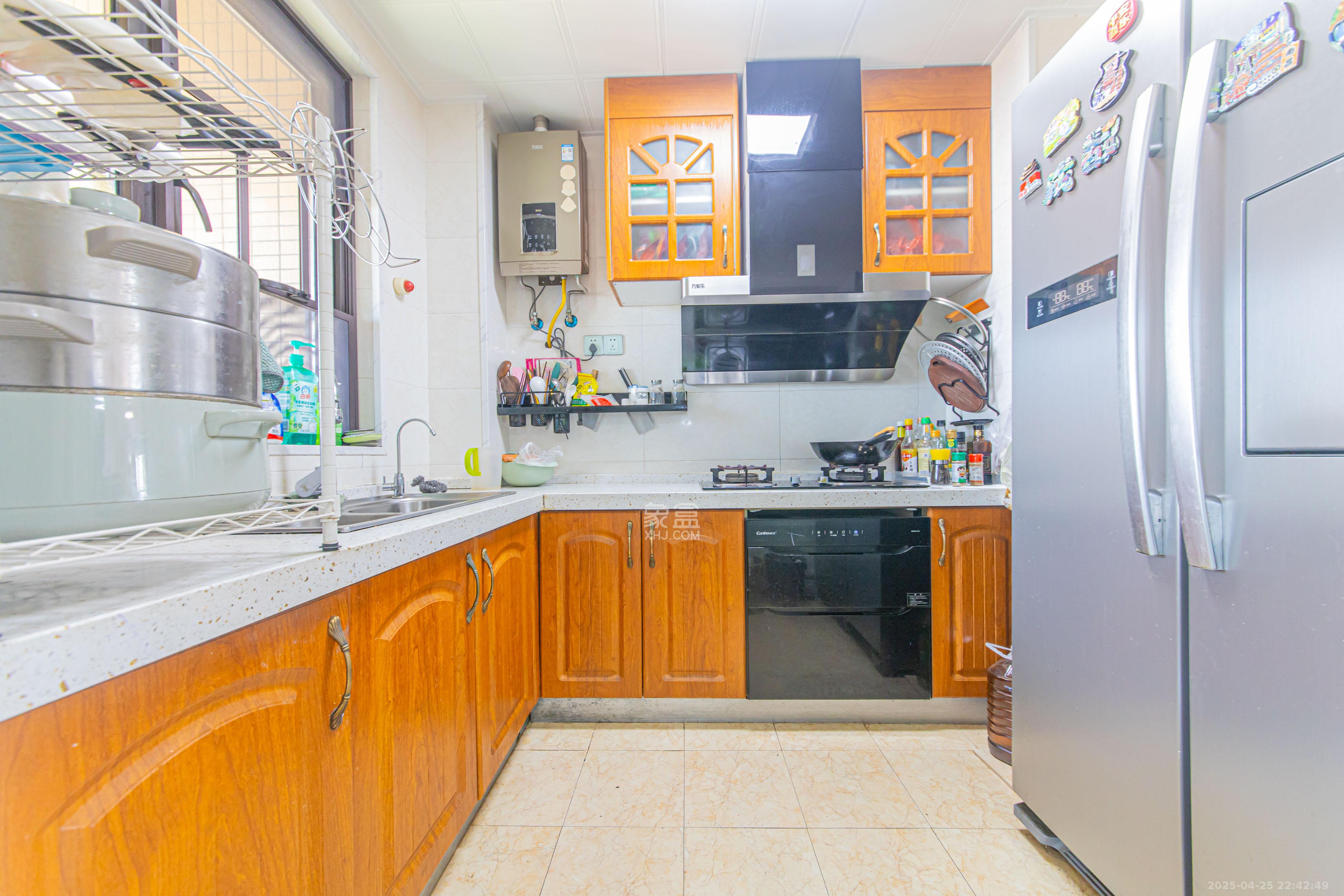 北辰中央公园C区 3室2厅2卫 116.0万 北辰中央公园C区 3室2厅2卫 116.0万厨房