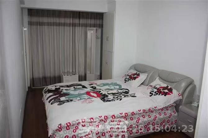 建鑫二期  4室2厅1卫   65.00万