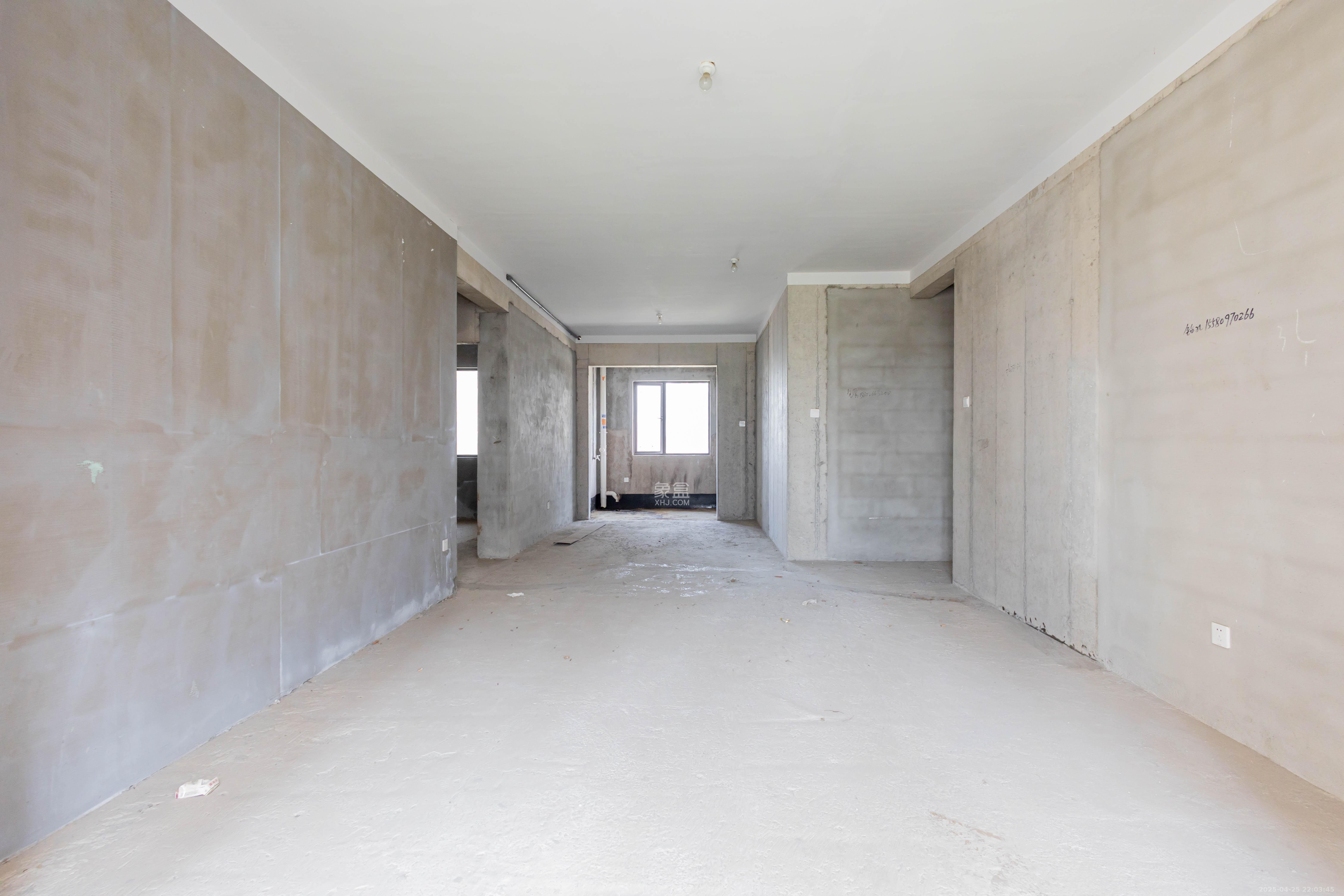 湘域芯城一期 4室2厅2卫 106.8万 湘域芯城一期 4室2厅2卫 106.8万客厅