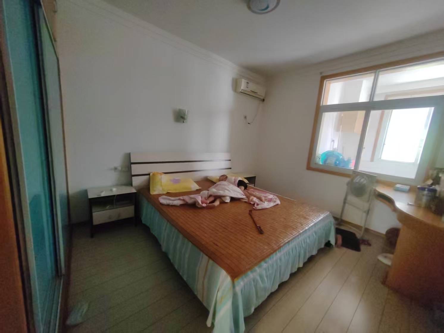 盐业局 3室2厅2卫 65.8万 盐业局 3室2厅2卫 65.8万客厅