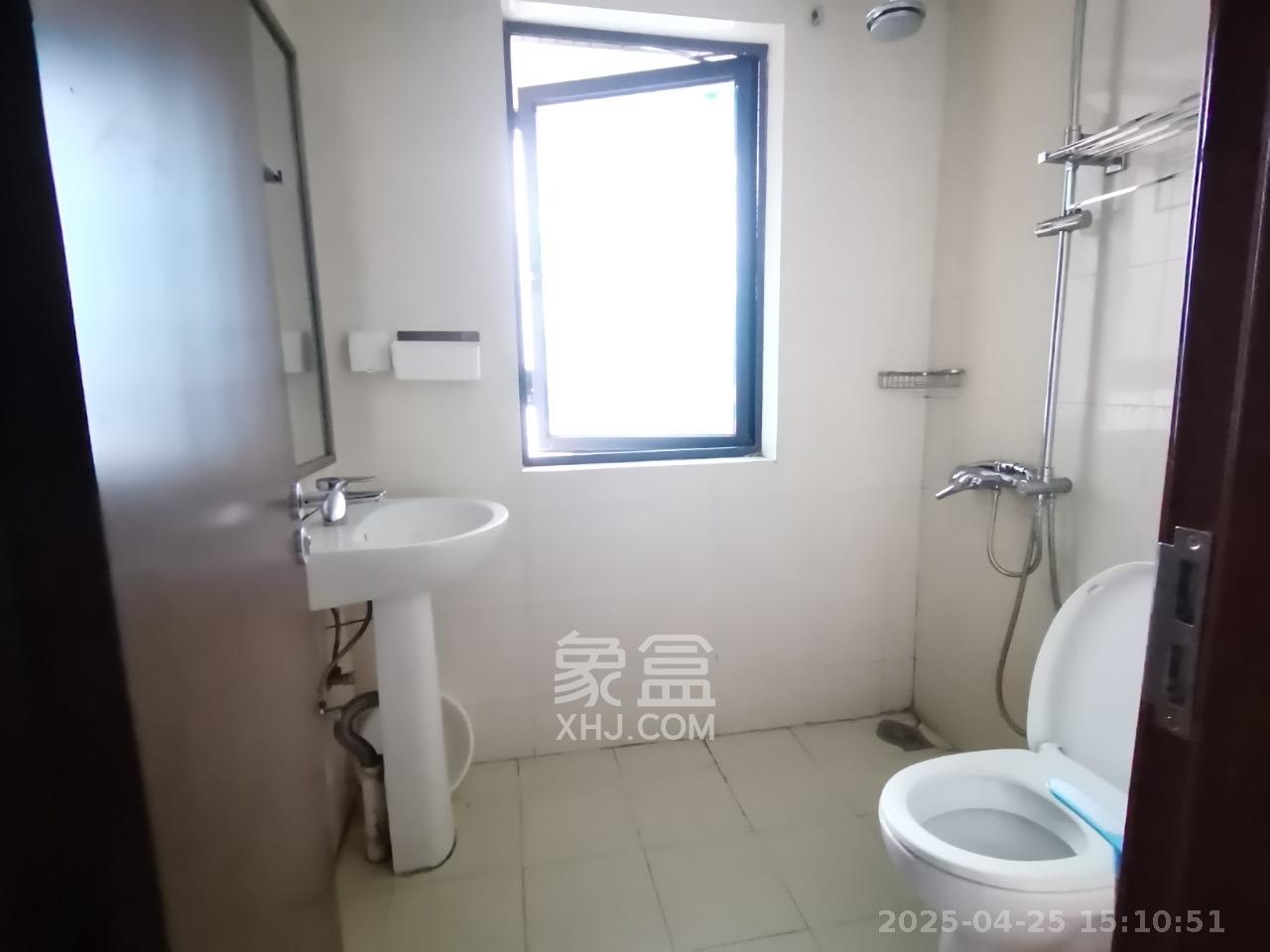 藏珑湖上国际花园 1室1厅1卫 1800.0元/月 藏珑湖上国际花园 1室1厅1卫 1800.0元/月室内图