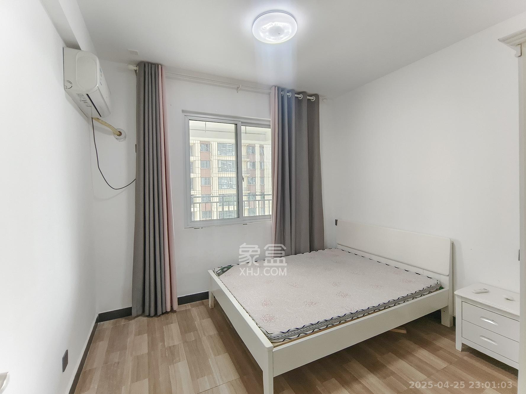 和悦城(蟠龙景苑) 3室3厅2卫 98.0万 和悦城(蟠龙景苑) 3室3厅2卫 98.0万卧室