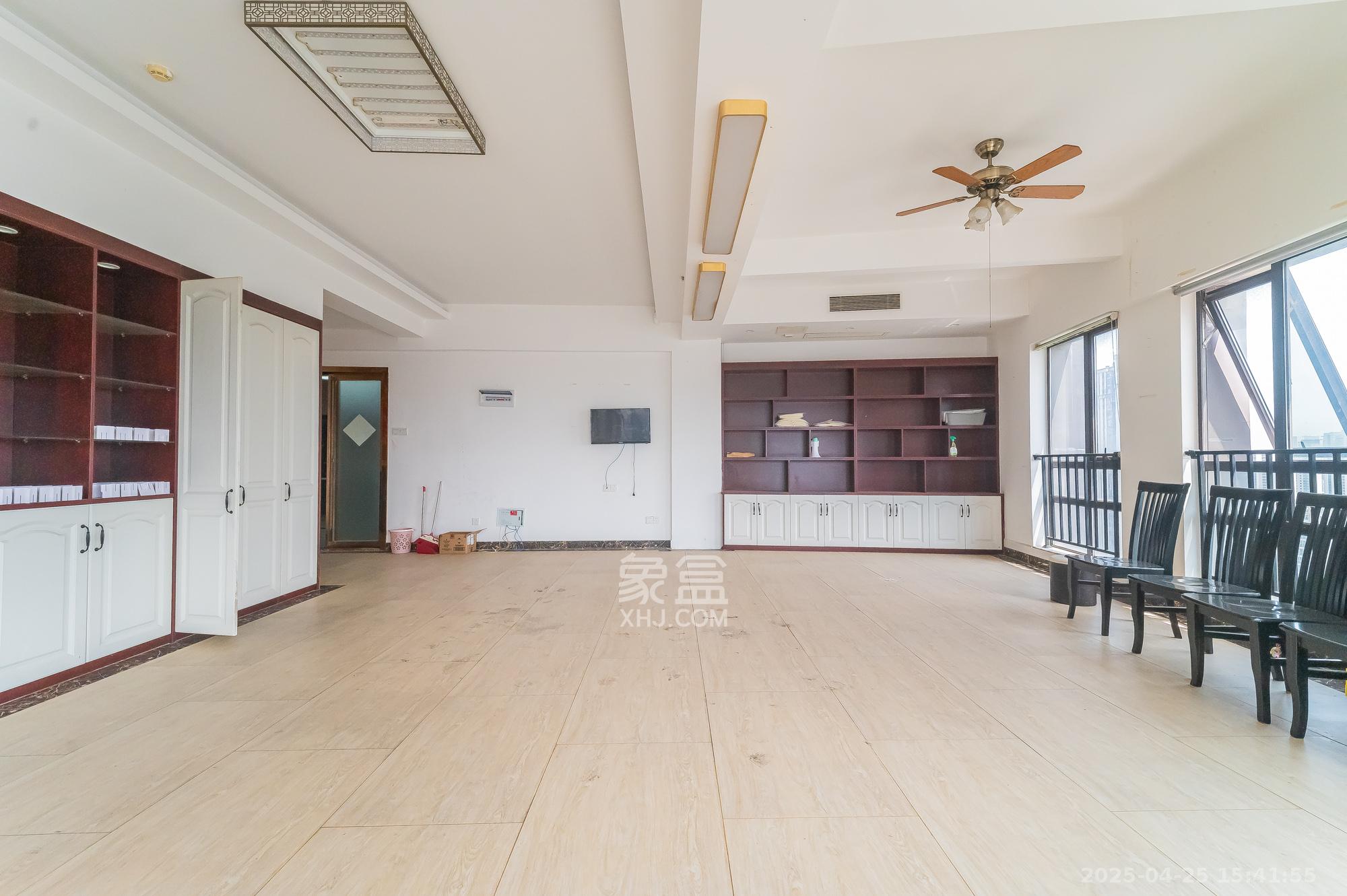 博雅例外 1室1厅1卫 75.8万 博雅例外 1室1厅1卫 75.8万客厅