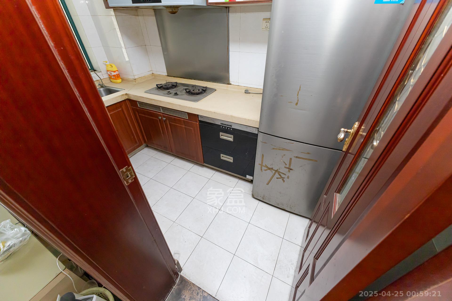 恒大名都 3室2厅1卫 46.0万 恒大名都 3室2厅1卫 46.0万厨房