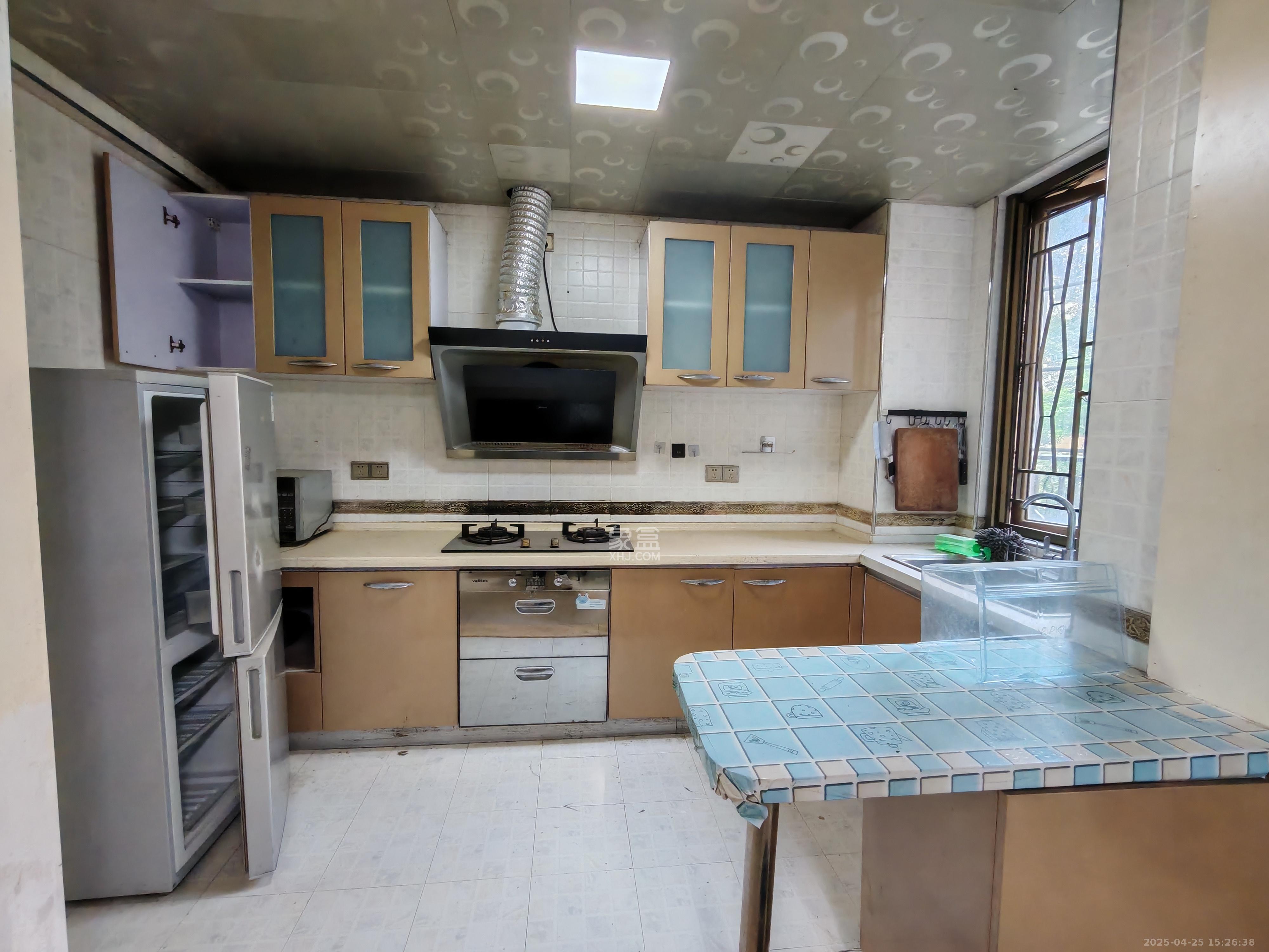 长沙玫瑰园 1室2厅1卫 1800.0元/月 长沙玫瑰园 1室2厅1卫 1800.0元/月室内图