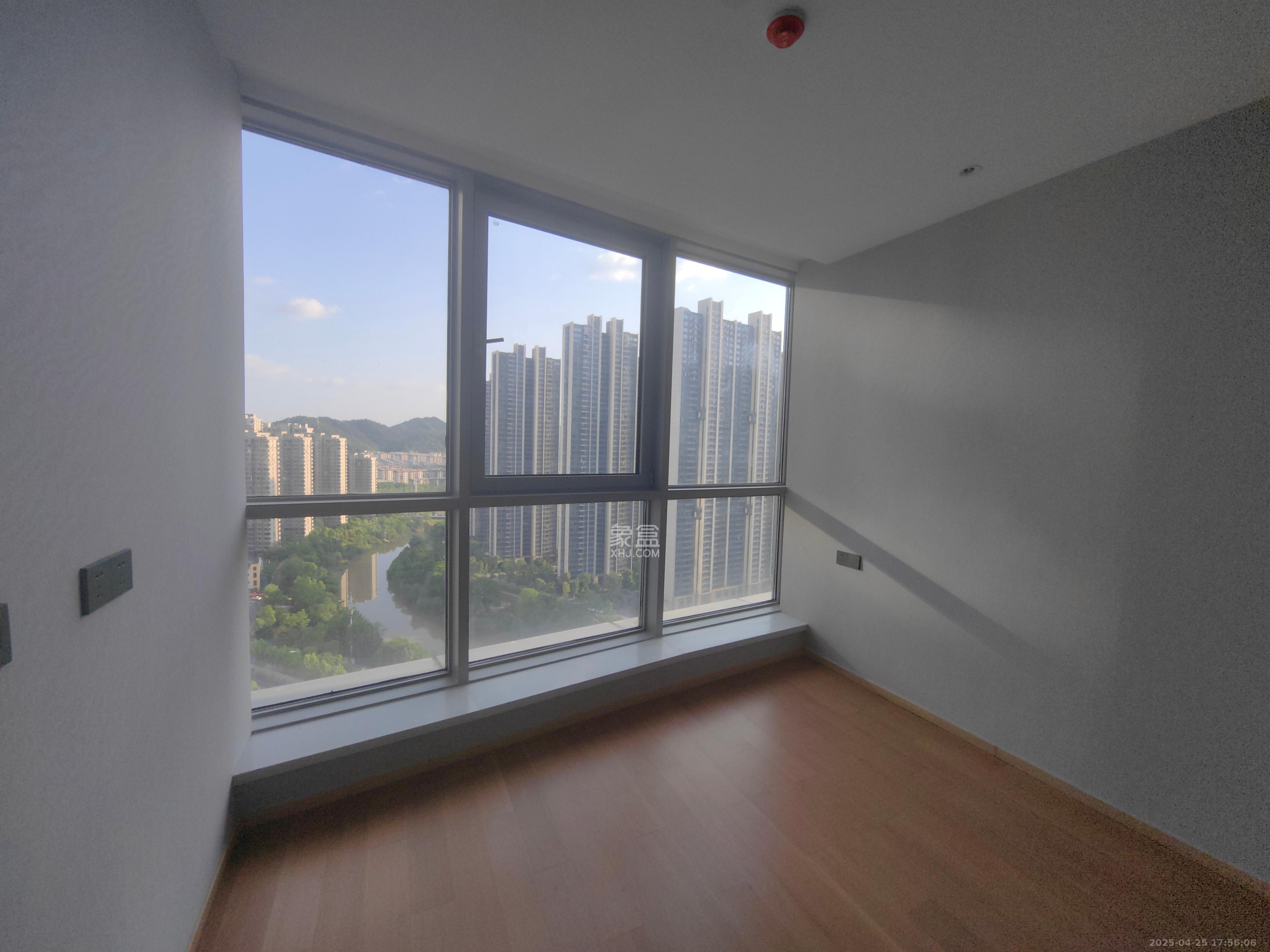 正荣梅溪紫阙台  4室2厅4卫    9000.0元/月室内图