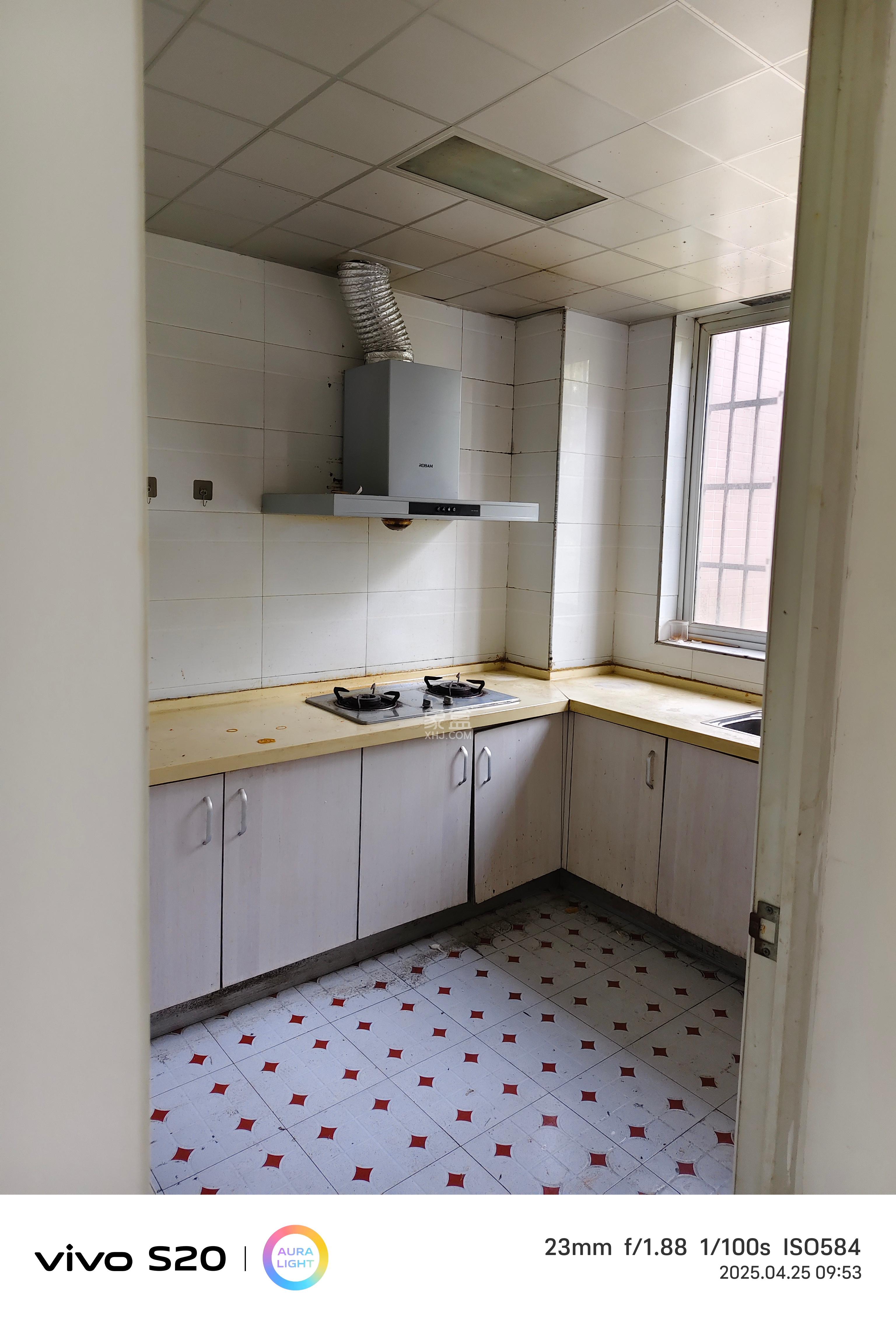 东业苹果社区  4室2厅2卫    2500.0元/月 东业苹果社区  4室2厅2卫    2500.0元/月