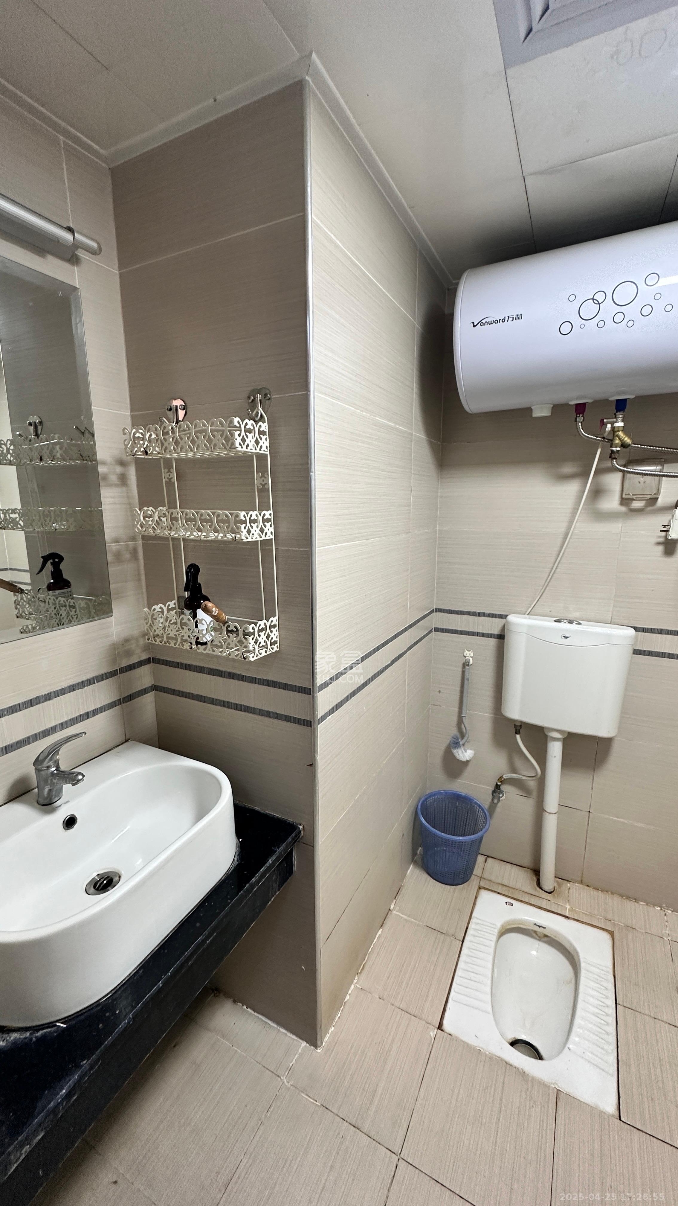 月亮湾草莓街区一、二期  1室1厅1卫   1200.00元/月室内图