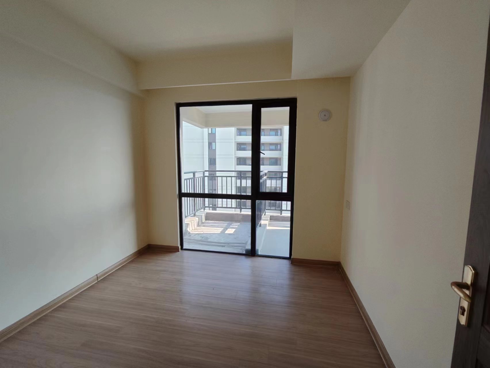 碧桂园翘楚棠 4室2厅2卫 2000.0元/月 碧桂园翘楚棠 4室2厅2卫 2000.0元/月室内图