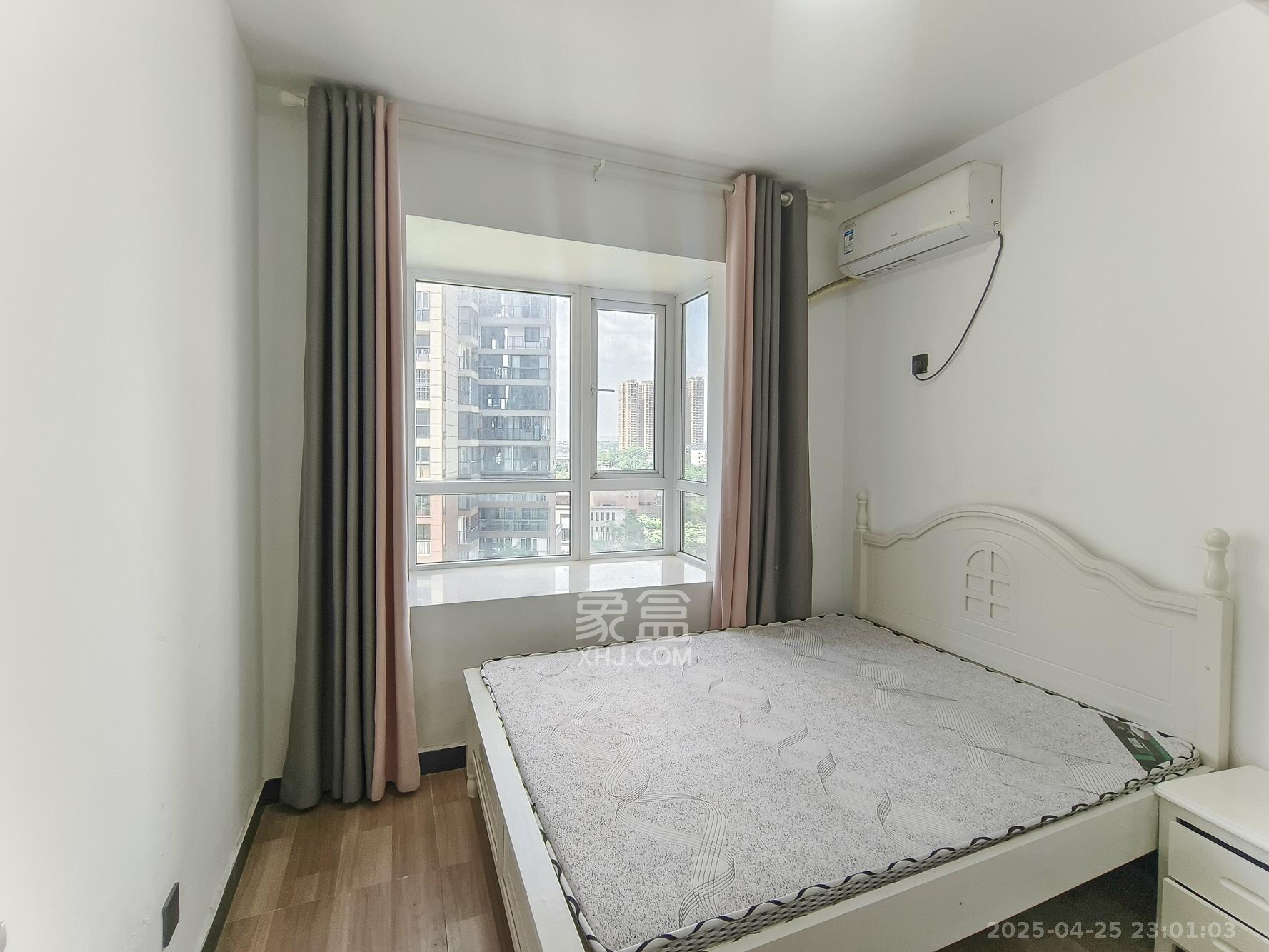 和悦城(蟠龙景苑) 3室3厅2卫 98.0万 和悦城(蟠龙景苑) 3室3厅2卫 98.0万卧室