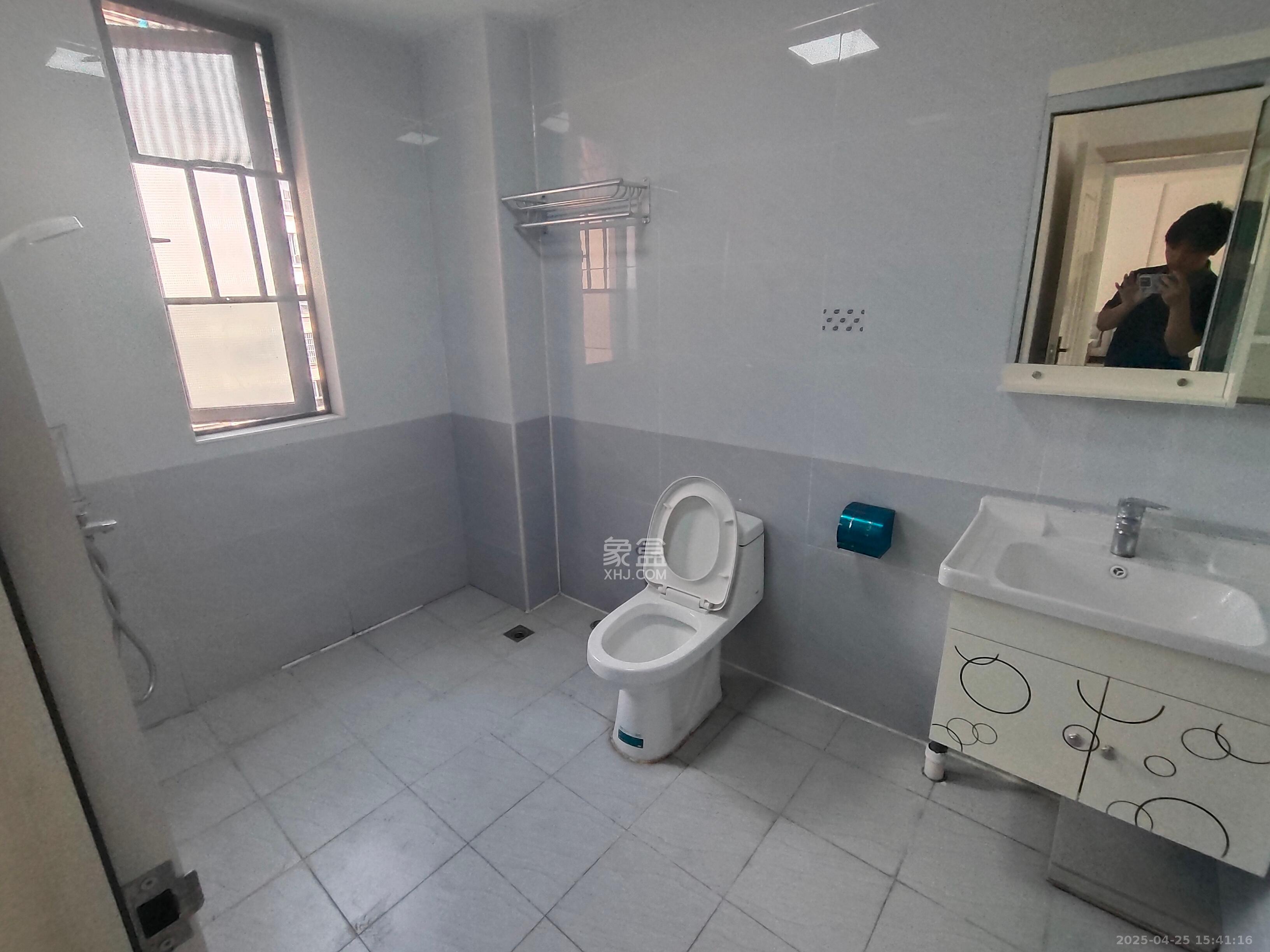 新新花园 4室2厅2卫 2900.0元/月 新新花园 4室2厅2卫 2900.0元/月室内图