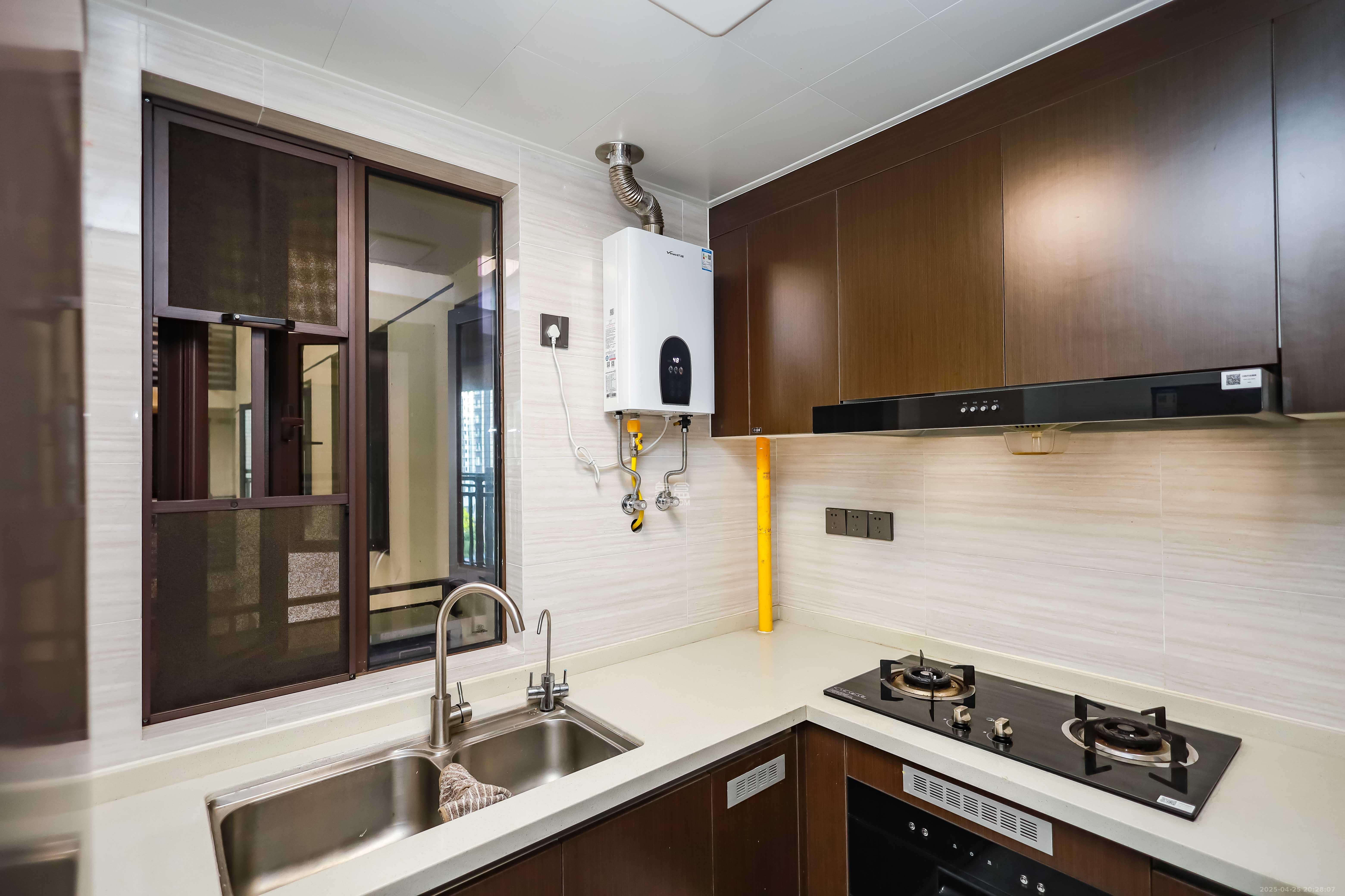 长沙美的麓府 3室2厅2卫 98.0万 长沙美的麓府 3室2厅2卫 98.0万厨房