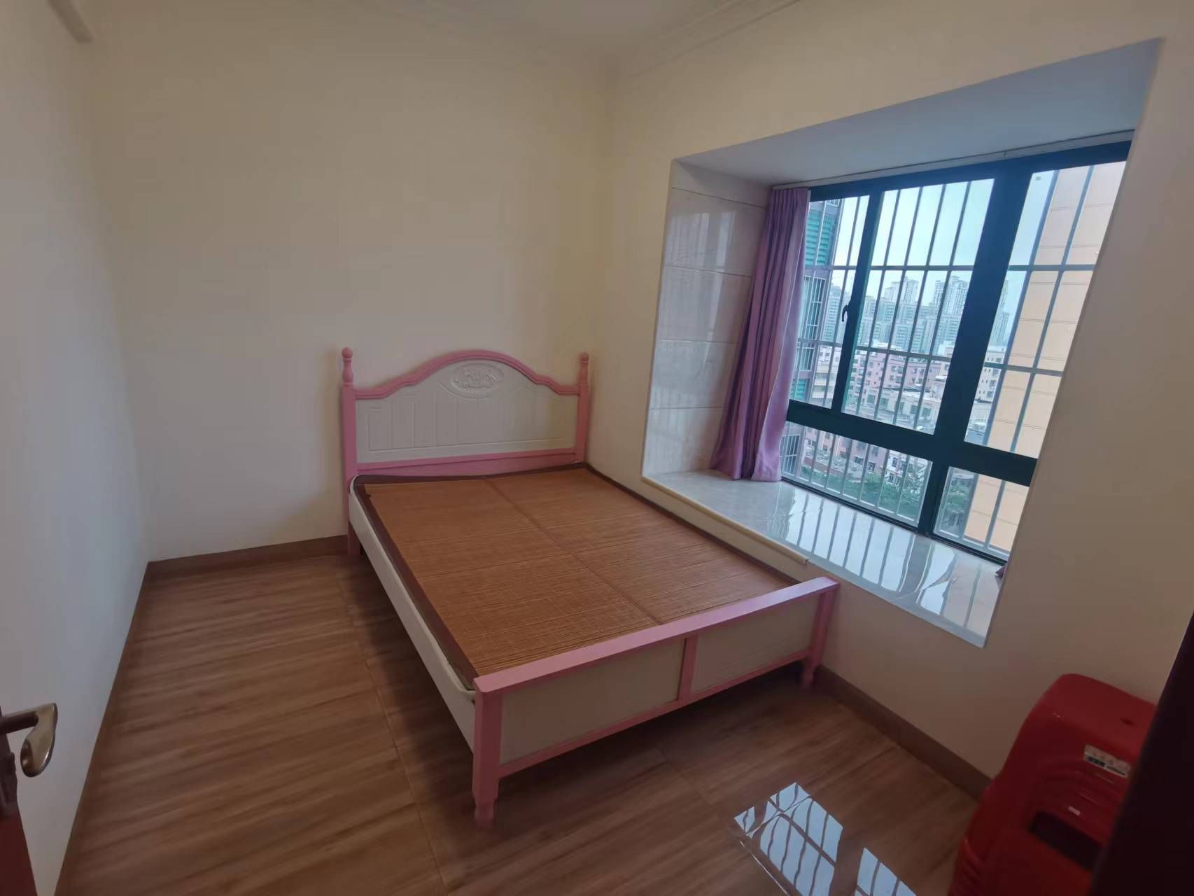 龙凤花园 2室2厅1卫 123.0万 龙凤花园 2室2厅1卫 123.0万客厅