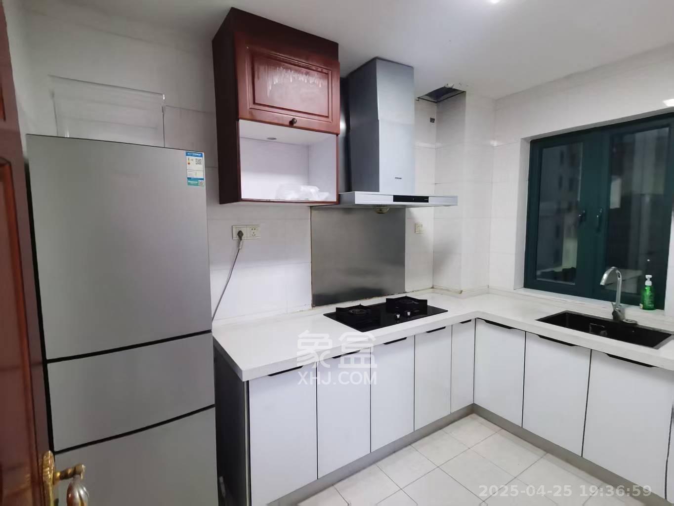 恒大华府  4室2厅2卫    4100.0元/月 恒大华府  4室2厅2卫    4100.0元/月室内图