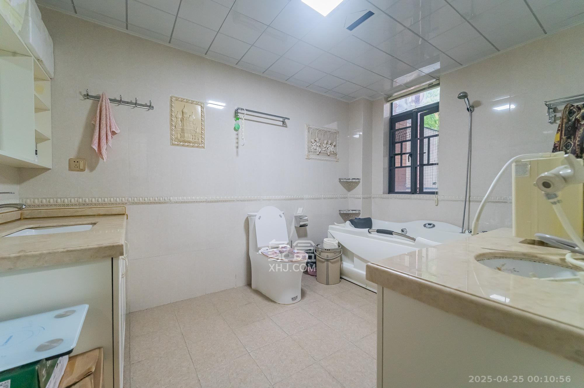 海伦春天 5室2厅3卫 238.0万 海伦春天 5室2厅3卫 238.0万卫生间