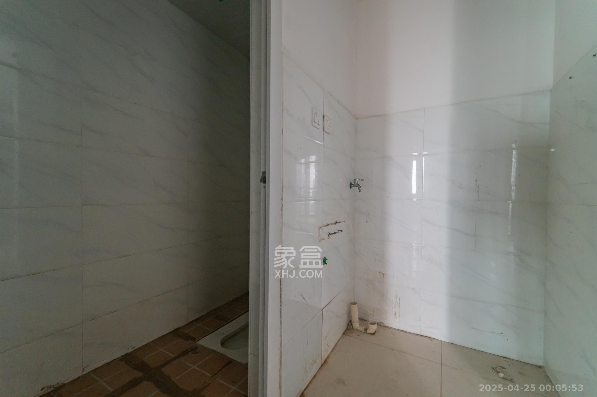 恒基凯旋门三期  4室2厅2卫   129.80万其他