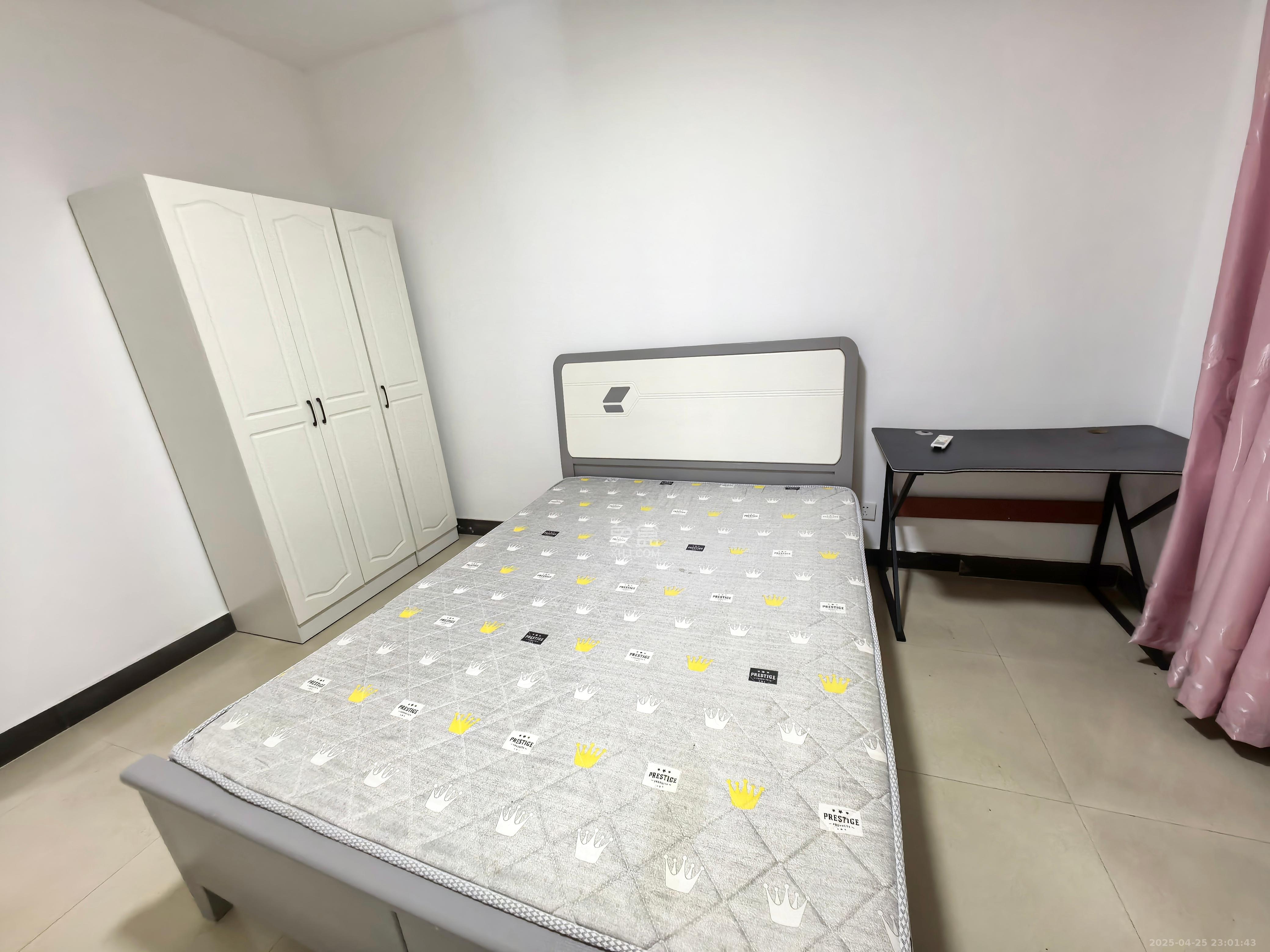 中南汽车世界  2室2厅1卫   1300.00元/月室内图