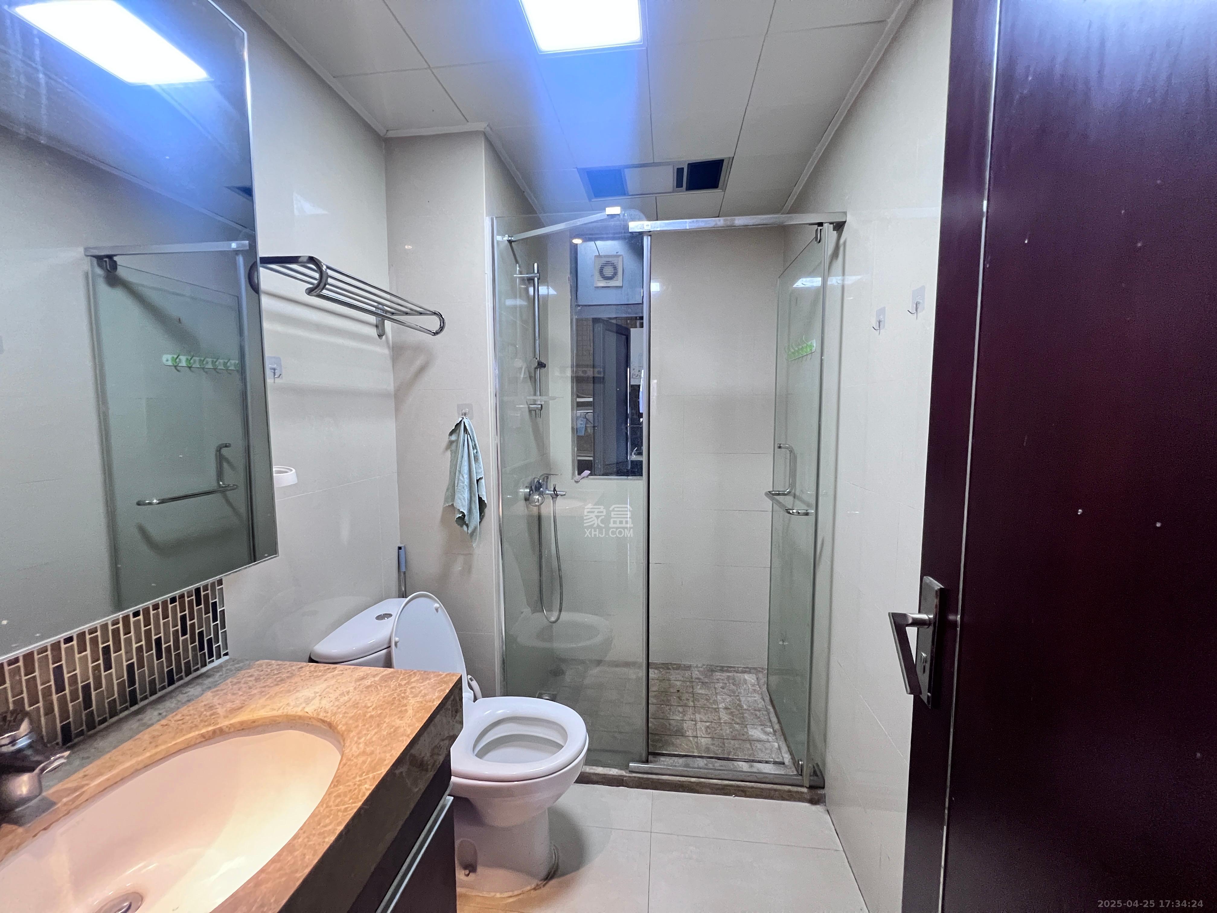 珠江郦城薰衣道 3室2厅1卫 2800.0元/月 珠江郦城薰衣道 3室2厅1卫 2800.0元/月室内图