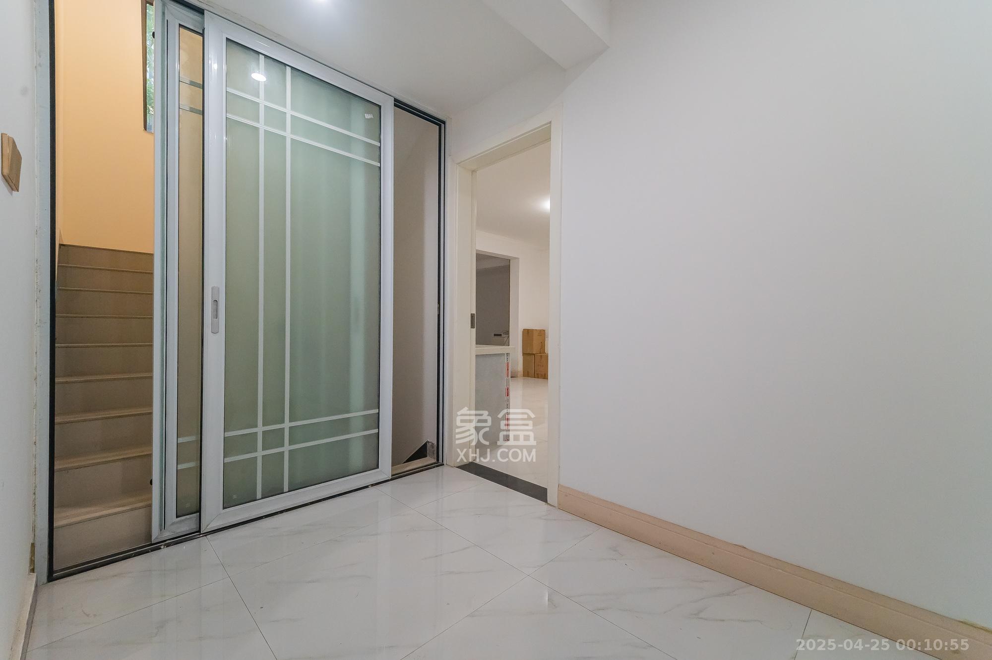 海伦春天 5室2厅3卫 238.0万 海伦春天 5室2厅3卫 238.0万其他