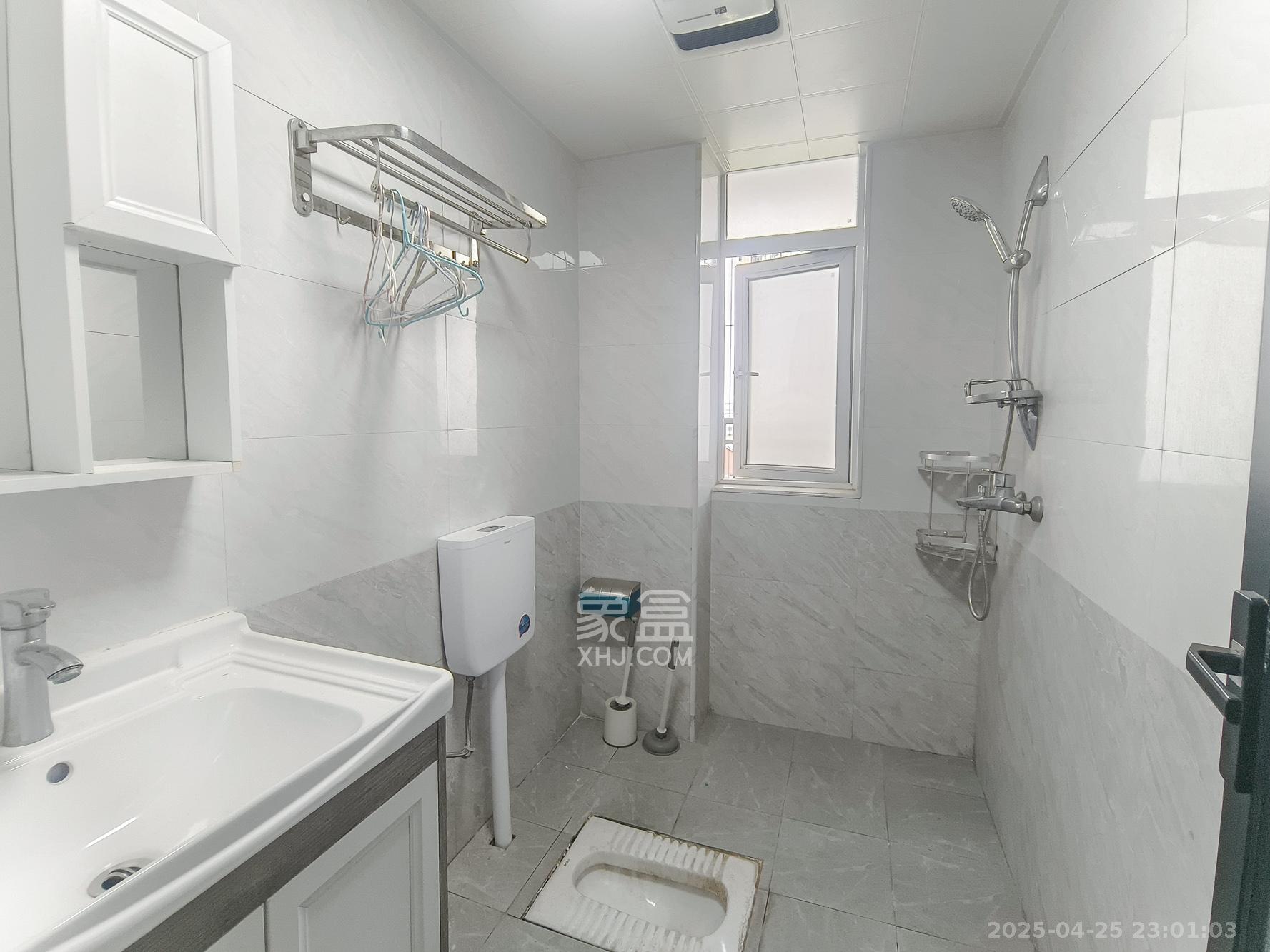 和悦城(蟠龙景苑) 3室3厅2卫 98.0万 和悦城(蟠龙景苑) 3室3厅2卫 98.0万卫生间