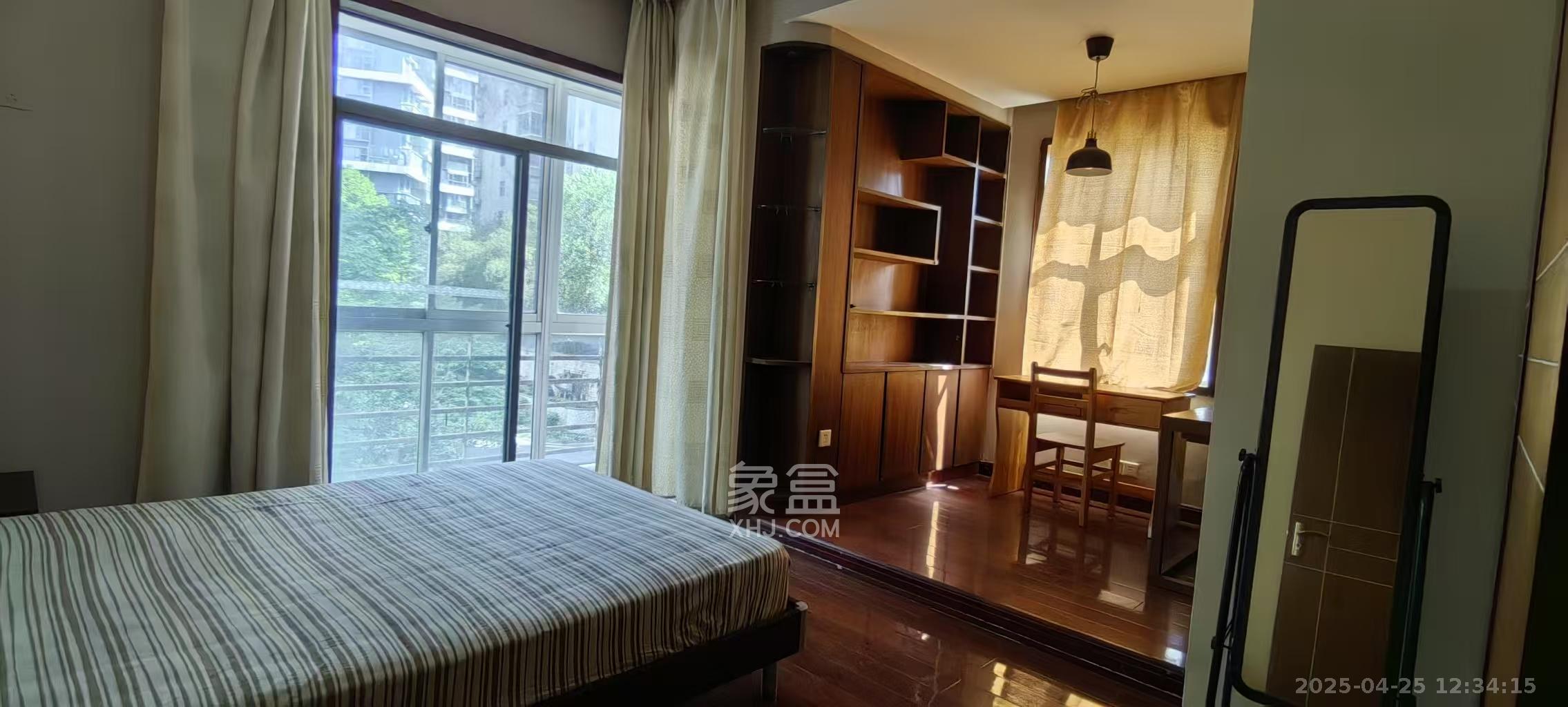 沁园春  3室2厅2卫   3300.00元/月室内图