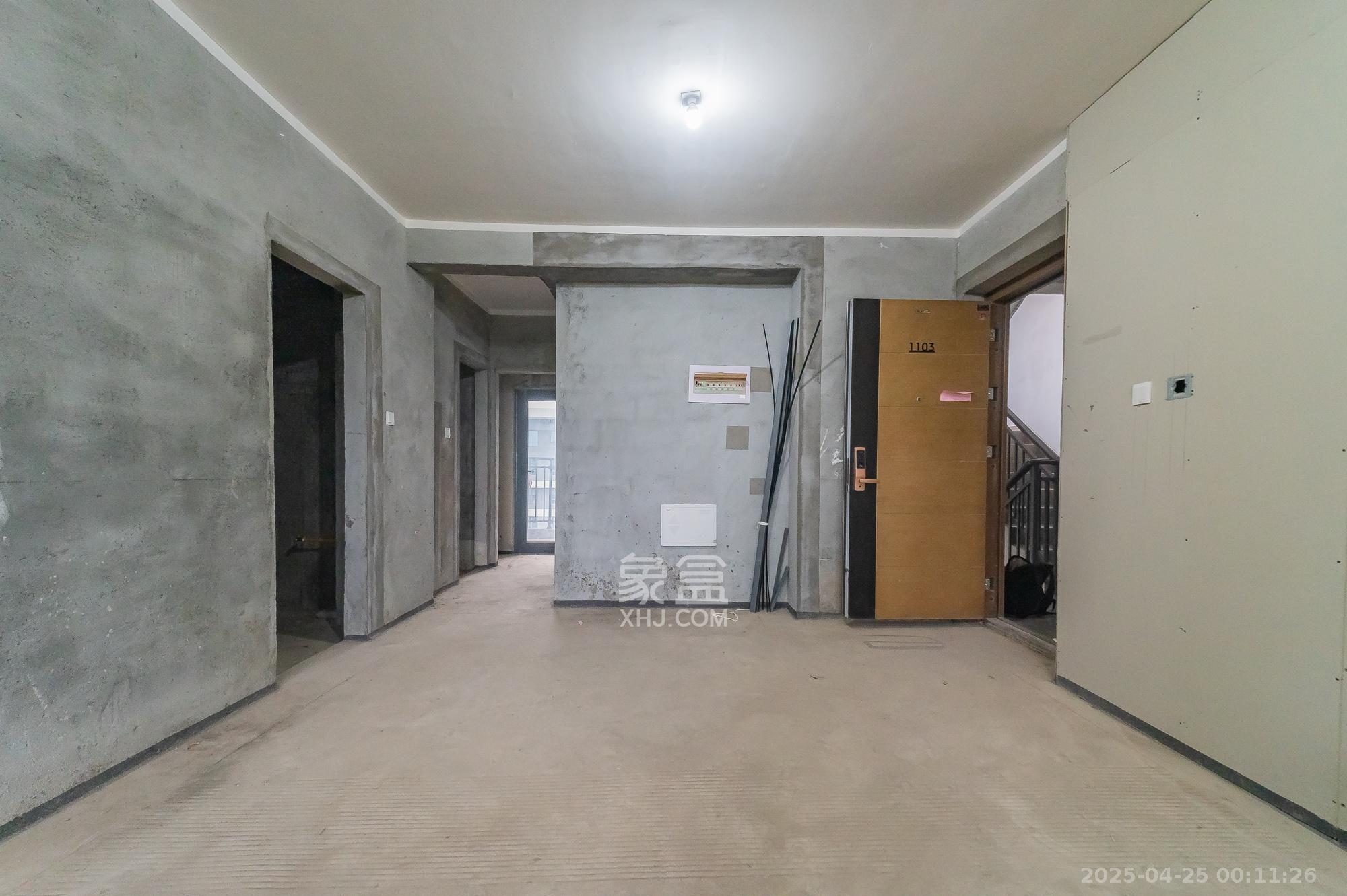 金辉优步星樾 4室2厅2卫 95.0万 金辉优步星樾 4室2厅2卫 95.0万客厅