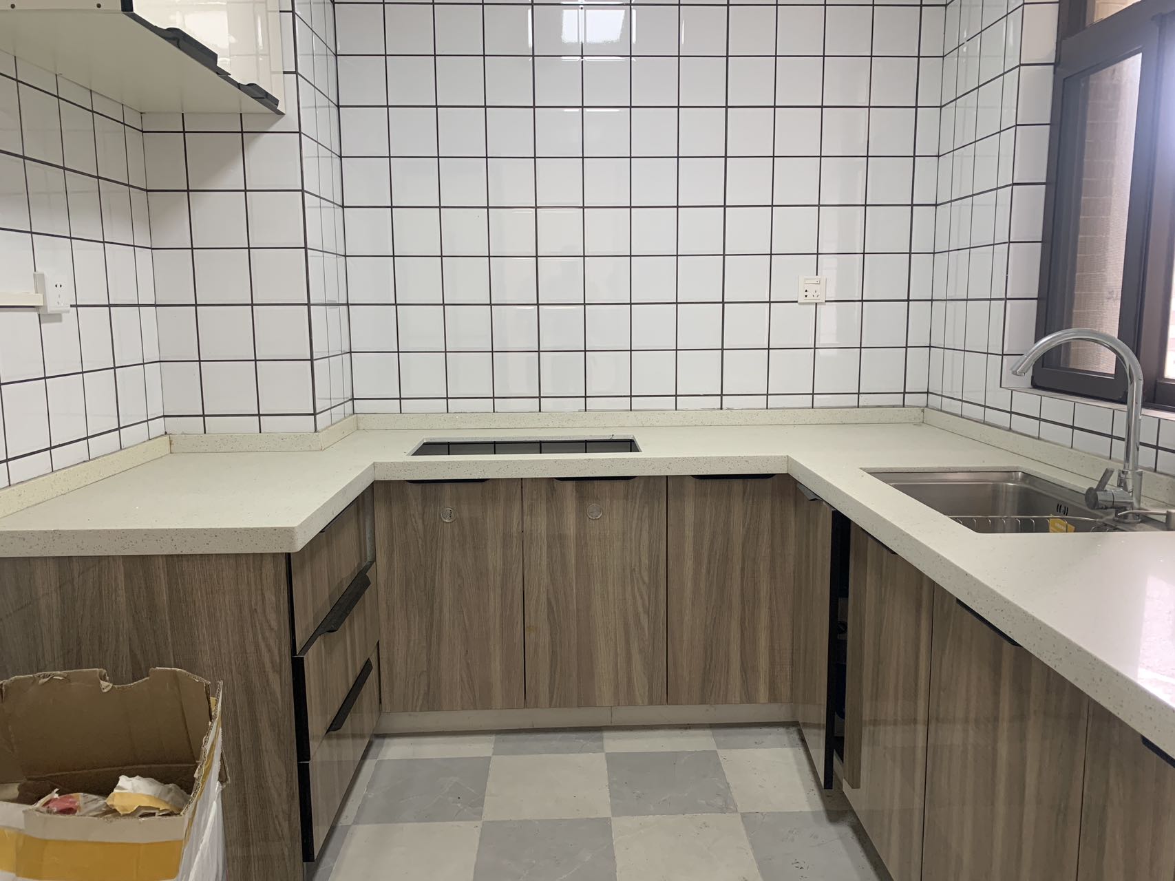 滨江海岸三期  4室2厅2卫   230.00万客厅