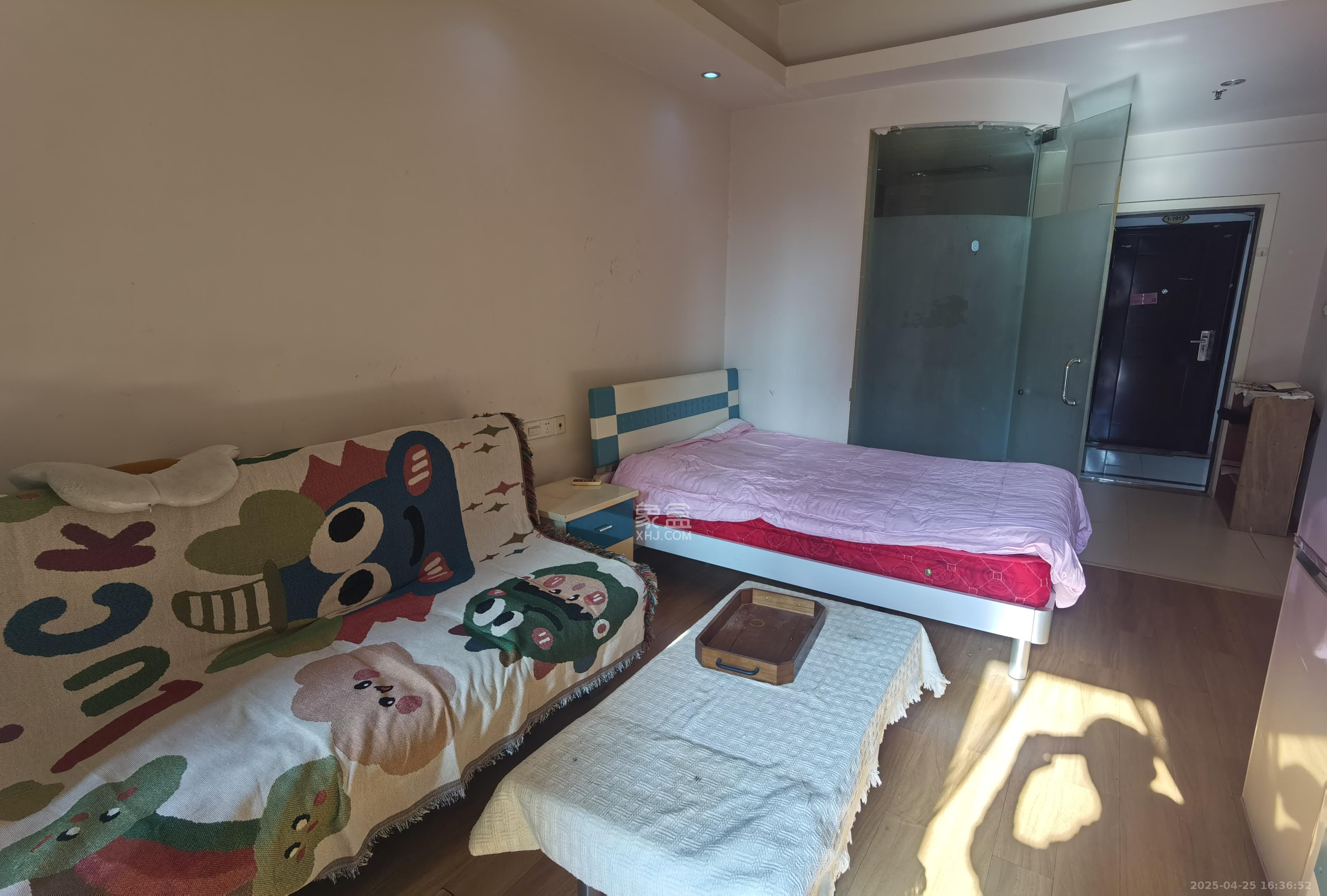 水岸世景  1室1厅1卫   900.00元/月室内图